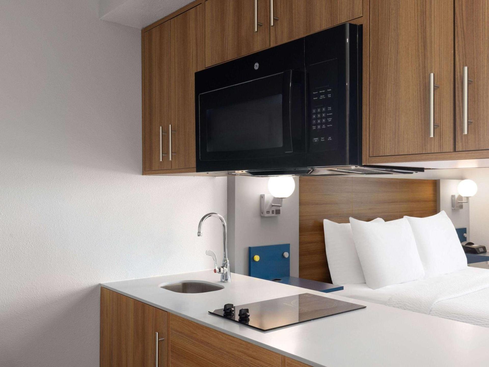 Microtel Inn & Suites by Wyndham Tracy photo 37