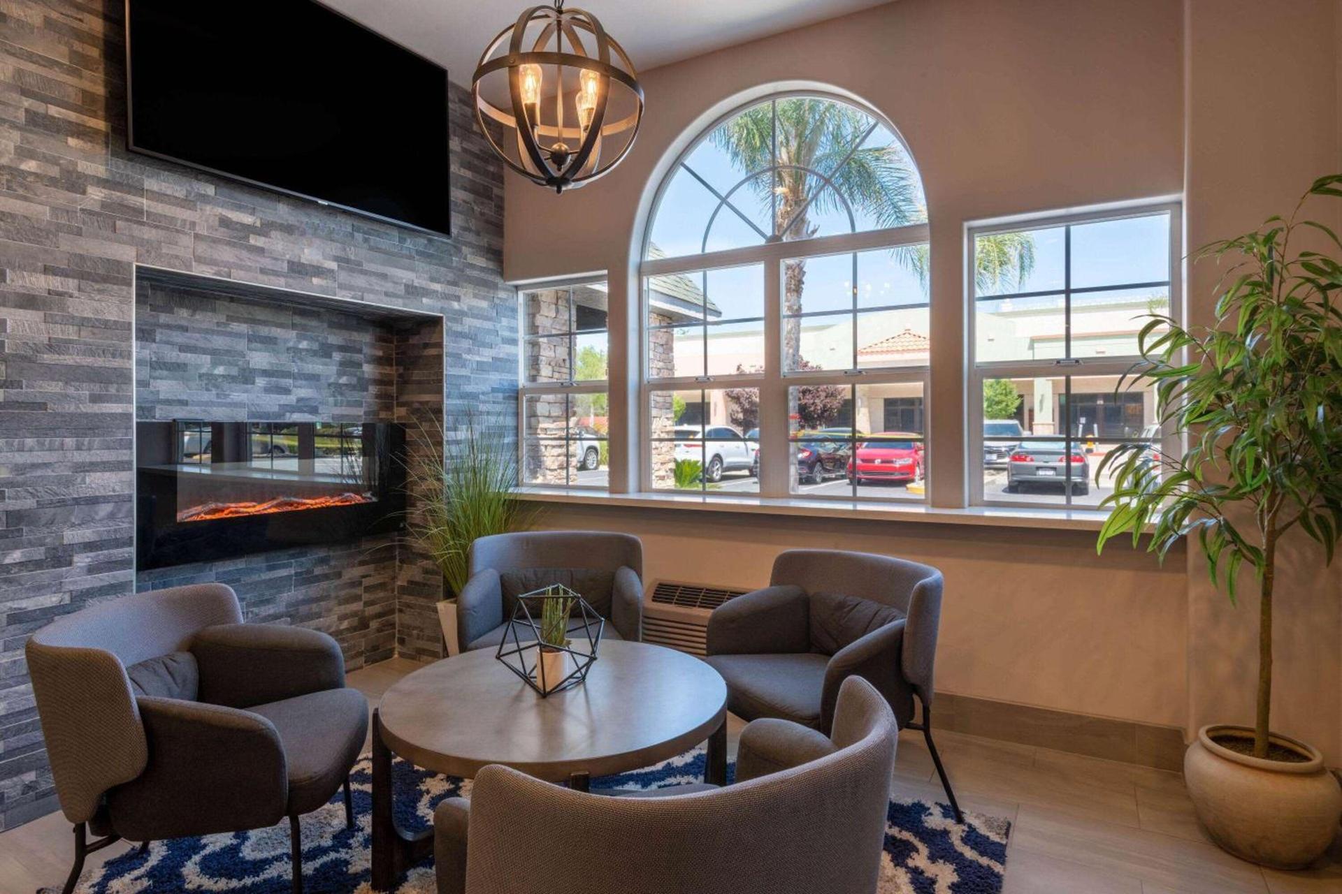 Microtel Inn & Suites by Wyndham Tracy photo 43