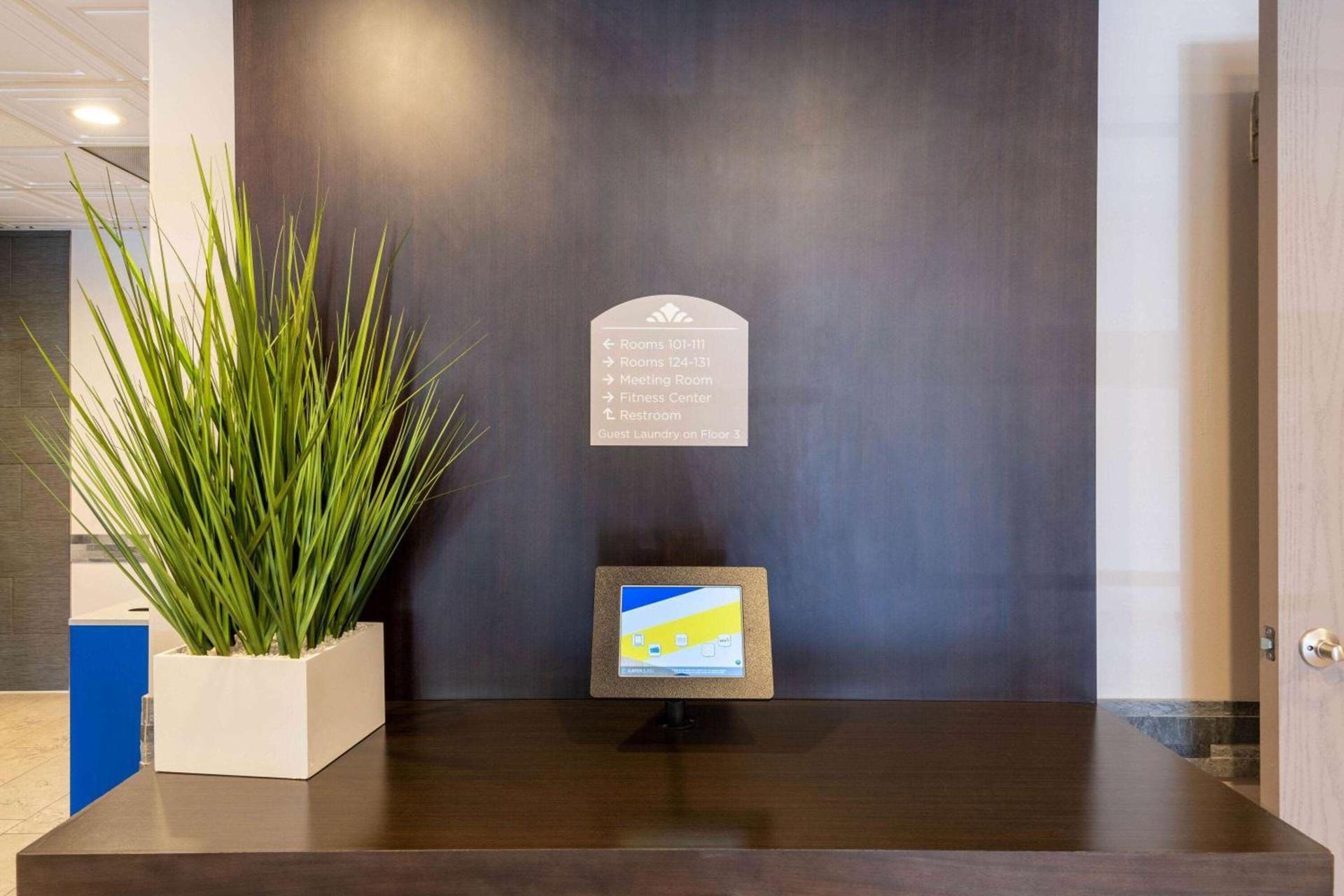 Microtel Inn & Suites by Wyndham Tracy photo 46