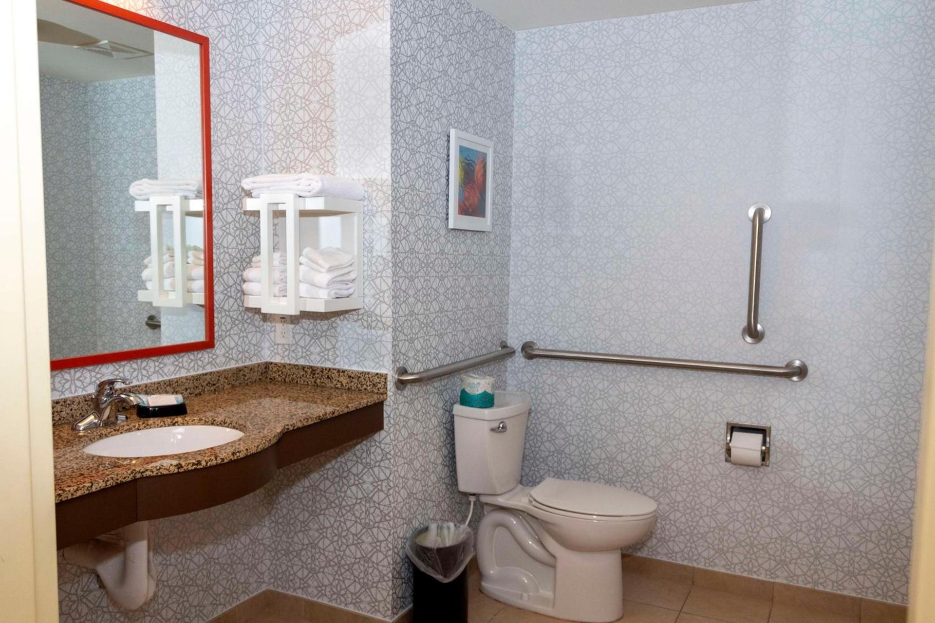 Hampton Inn & Suites Riverton photo 33