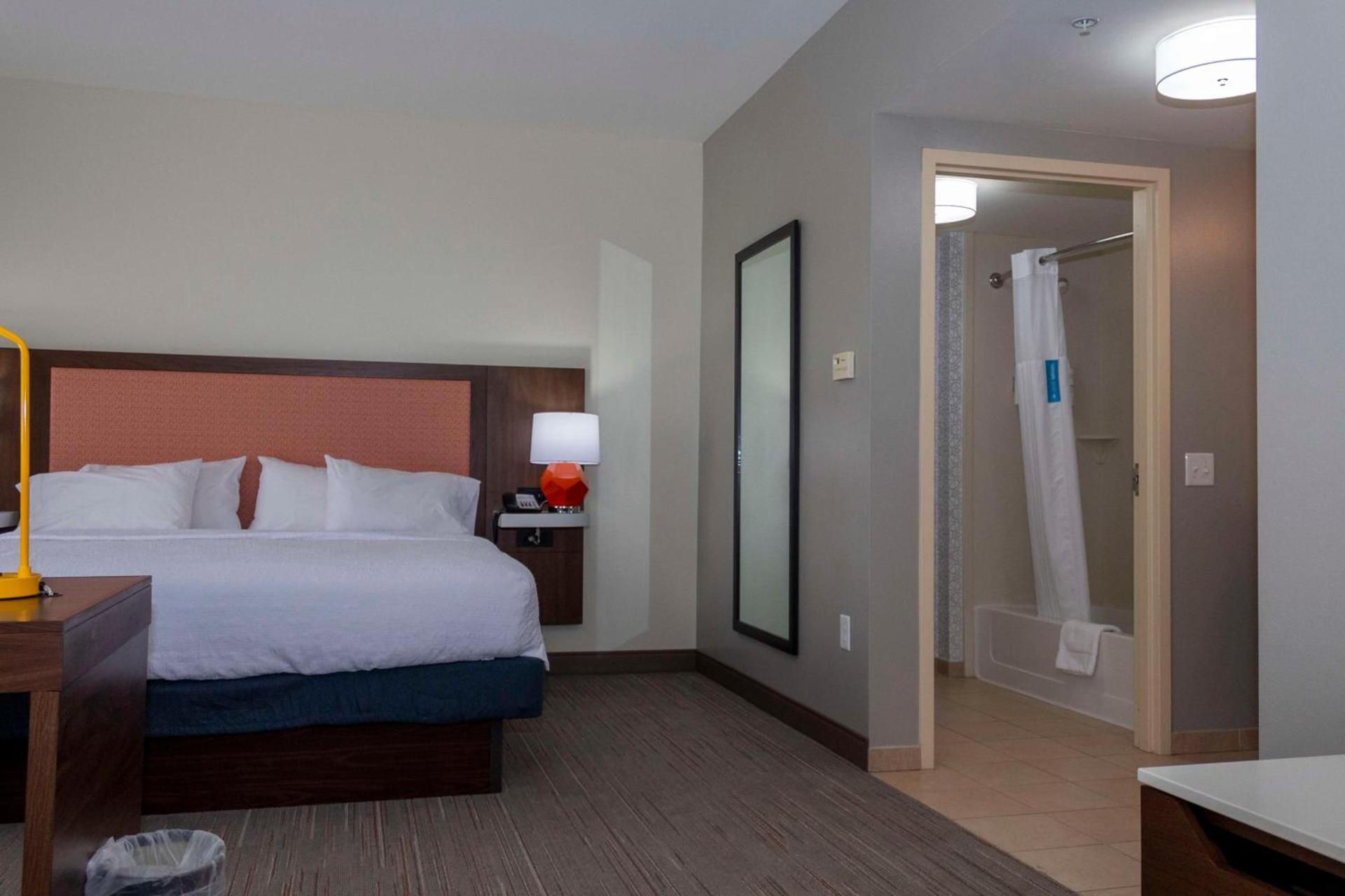 Hampton Inn & Suites Riverton photo 14