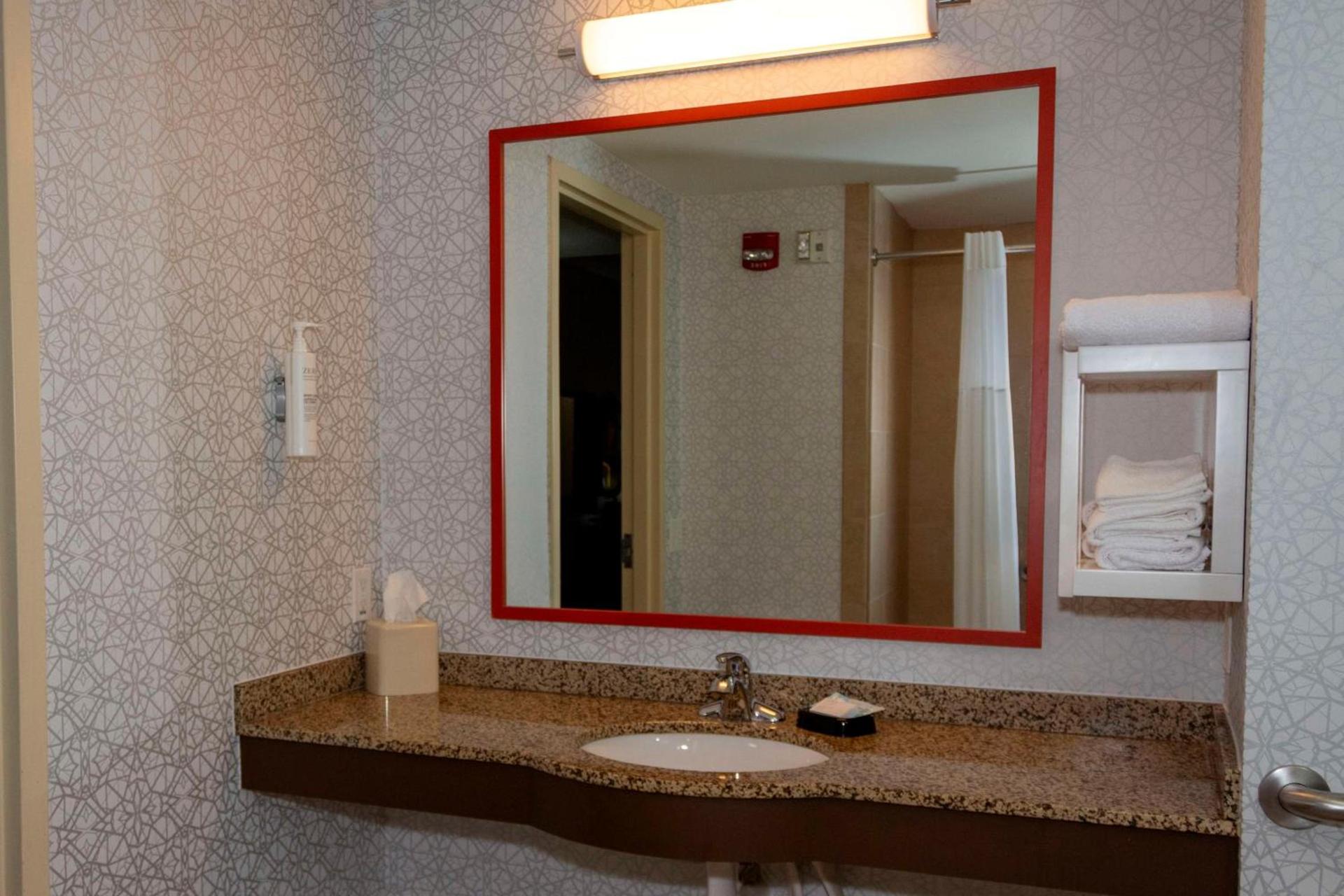 Hampton Inn & Suites Riverton photo 21