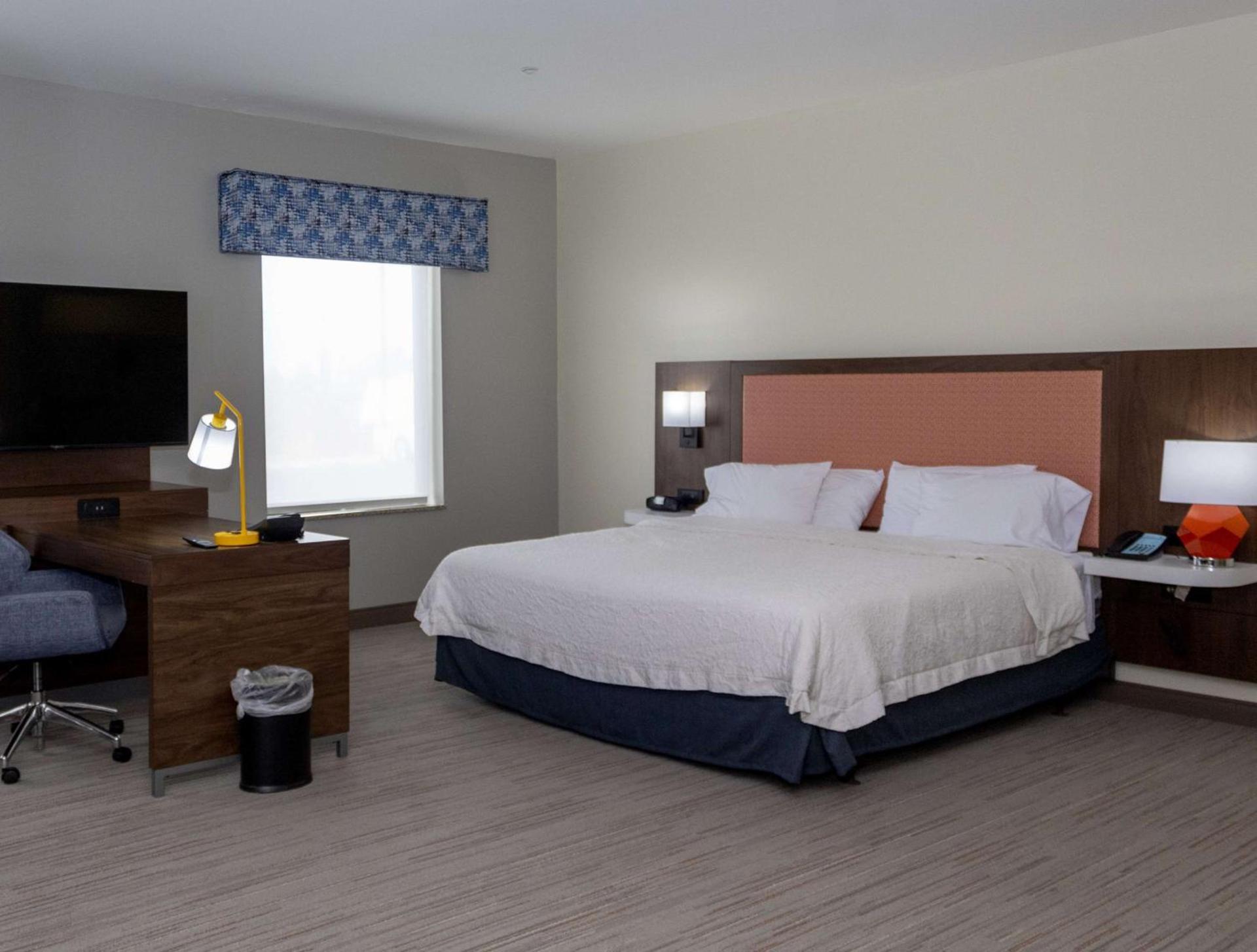 Hampton Inn & Suites Riverton photo 36