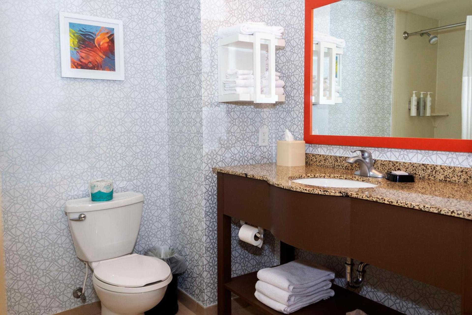 Hampton Inn & Suites Riverton photo 53