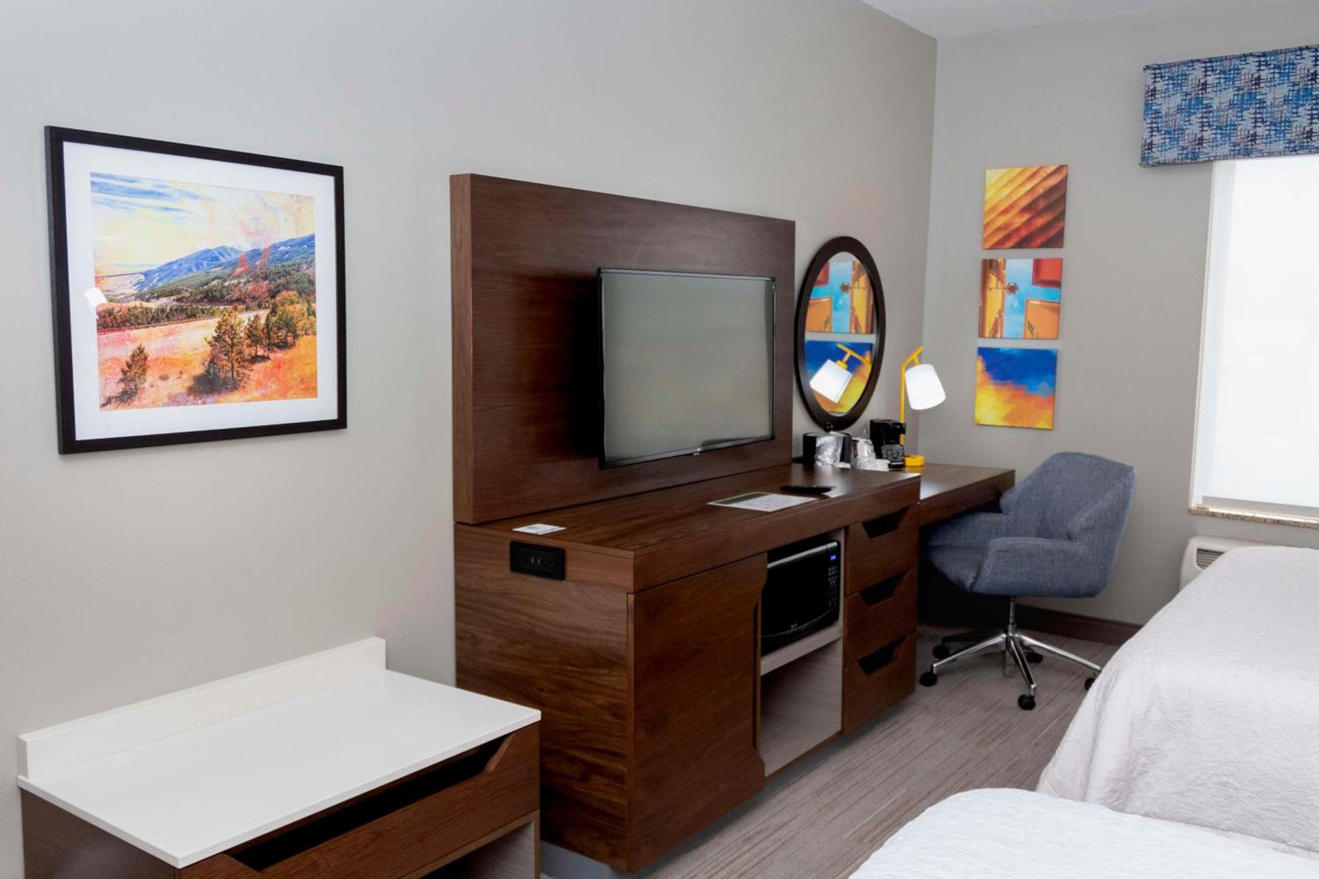 Hampton Inn & Suites Riverton photo 65