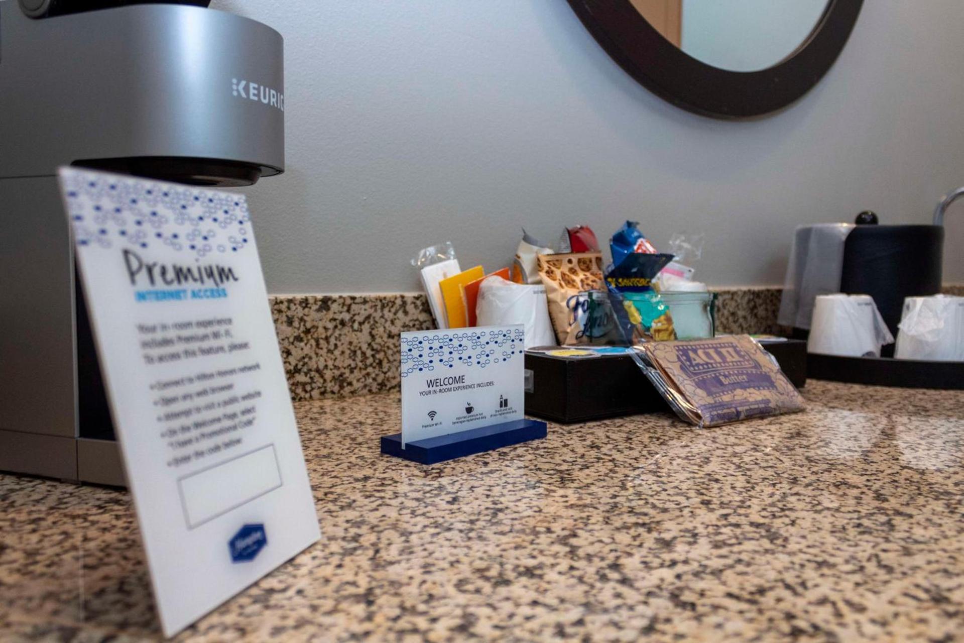Hampton Inn & Suites Riverton photo 63