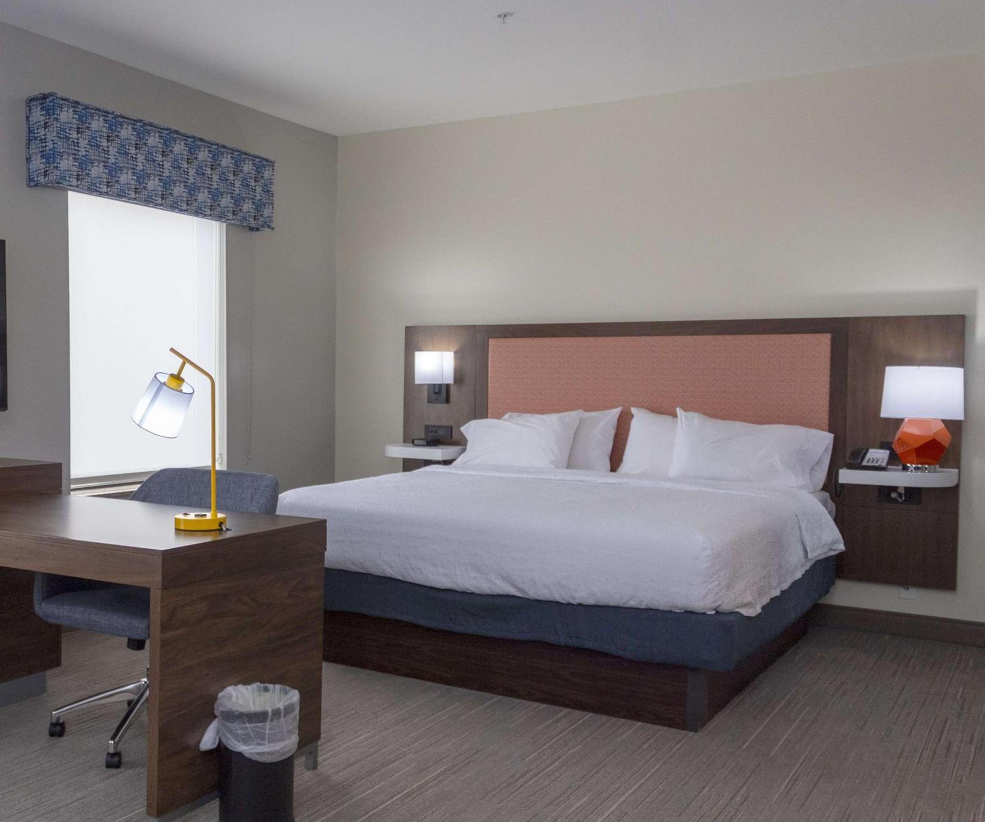 Hampton Inn & Suites Riverton photo 51