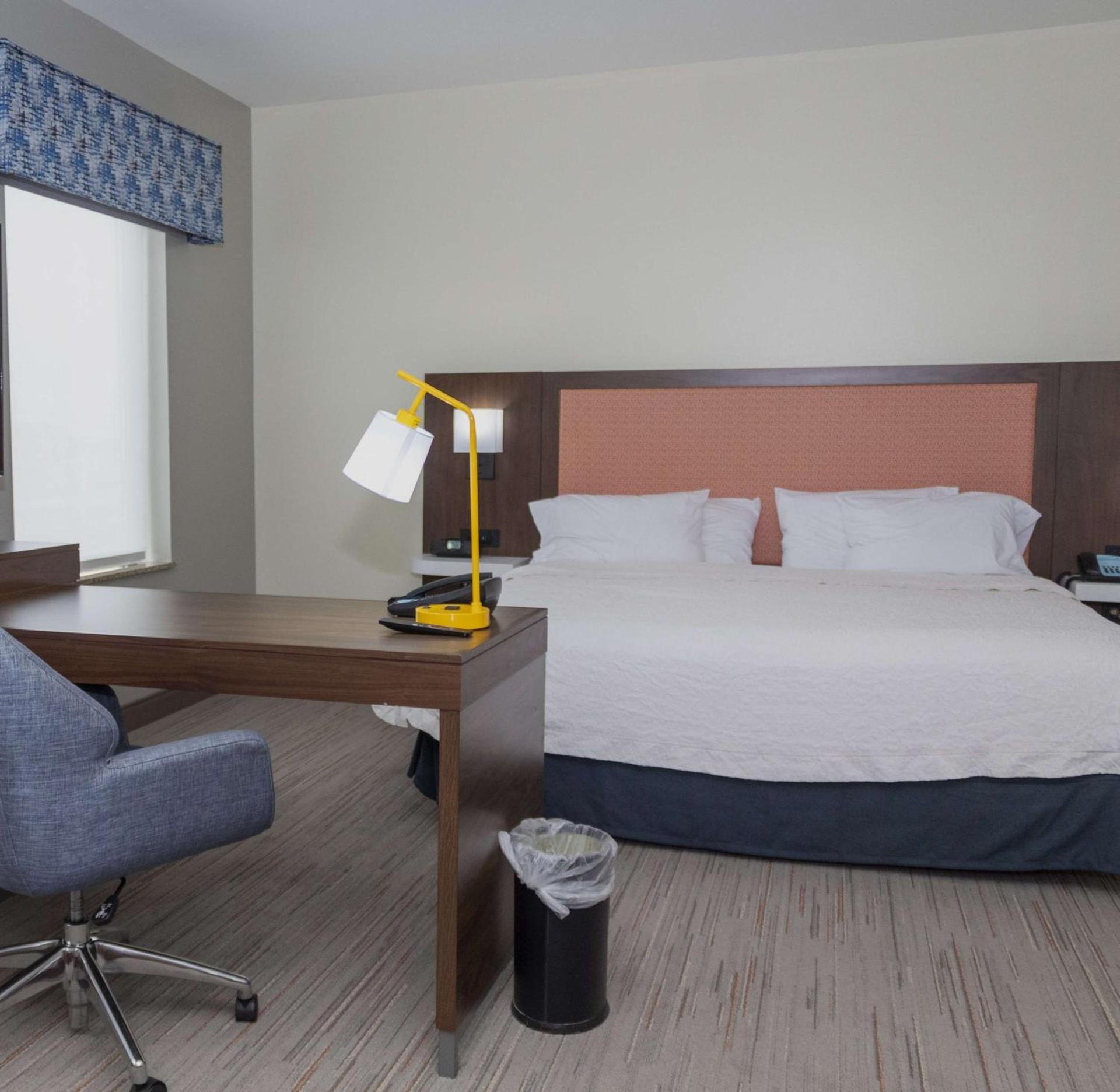 Hampton Inn & Suites Riverton photo 13