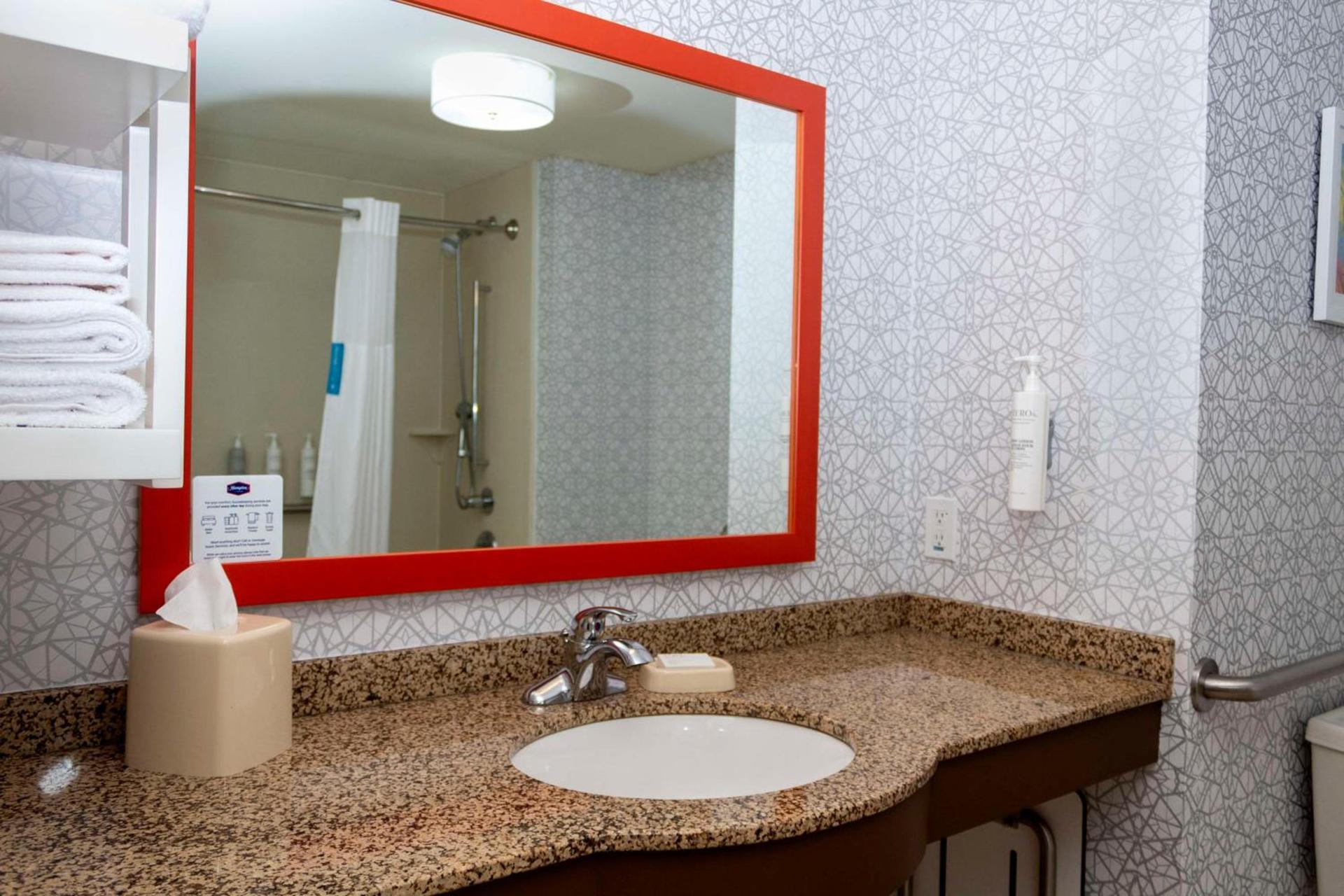 Hampton Inn & Suites Riverton photo 48