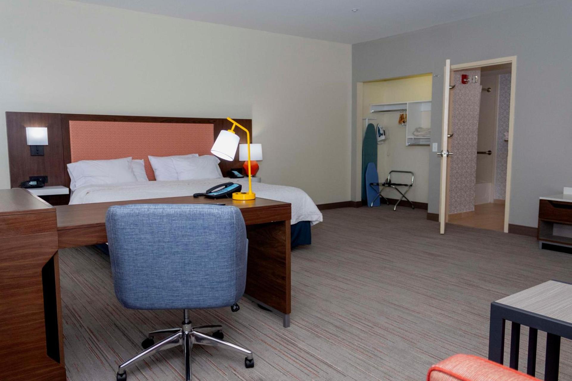 Hampton Inn & Suites Riverton photo 3