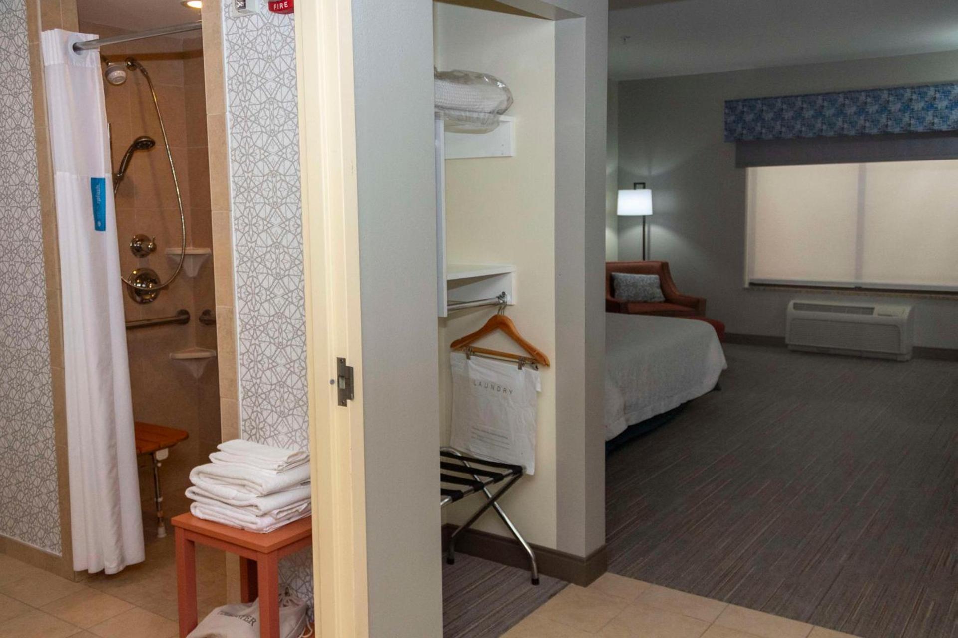 Hampton Inn & Suites Riverton photo 4