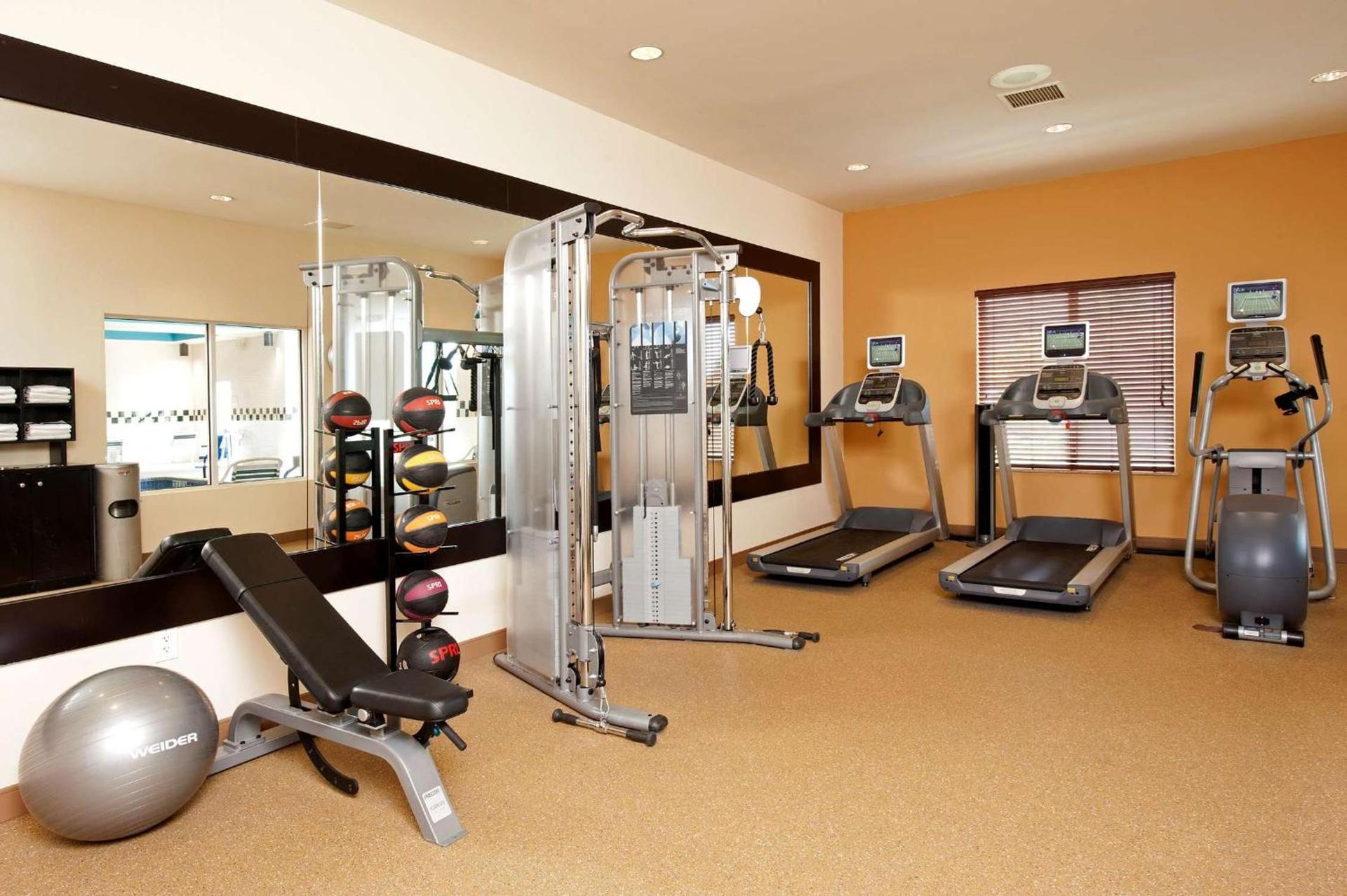 Hilton Garden Inn Grand Forks-Und photo 21