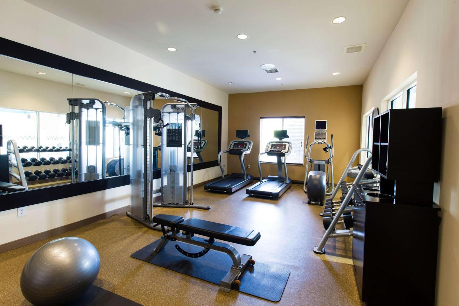 Hilton Garden Inn Grand Forks-Und photo 20