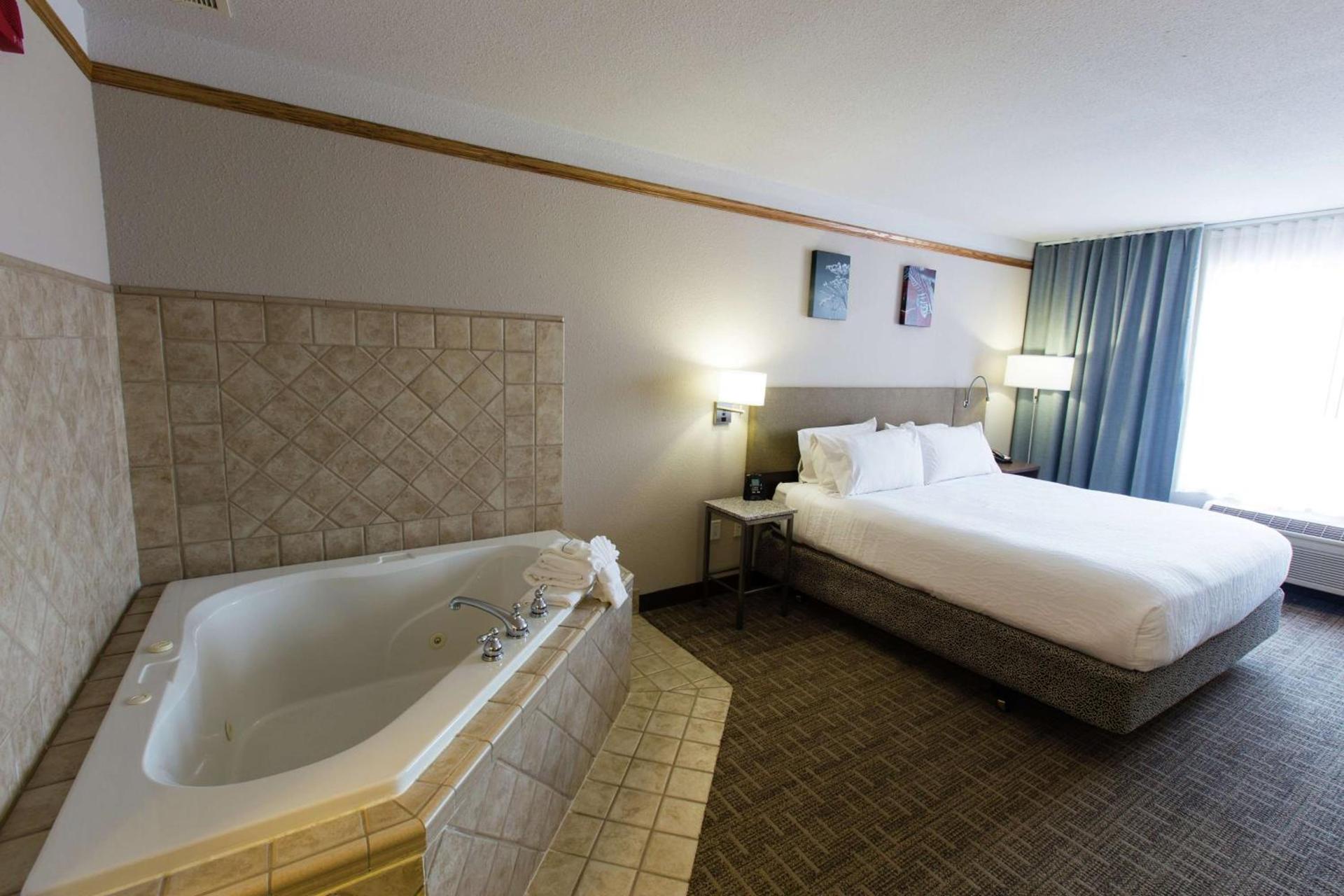 Hilton Garden Inn Grand Forks-Und photo 22
