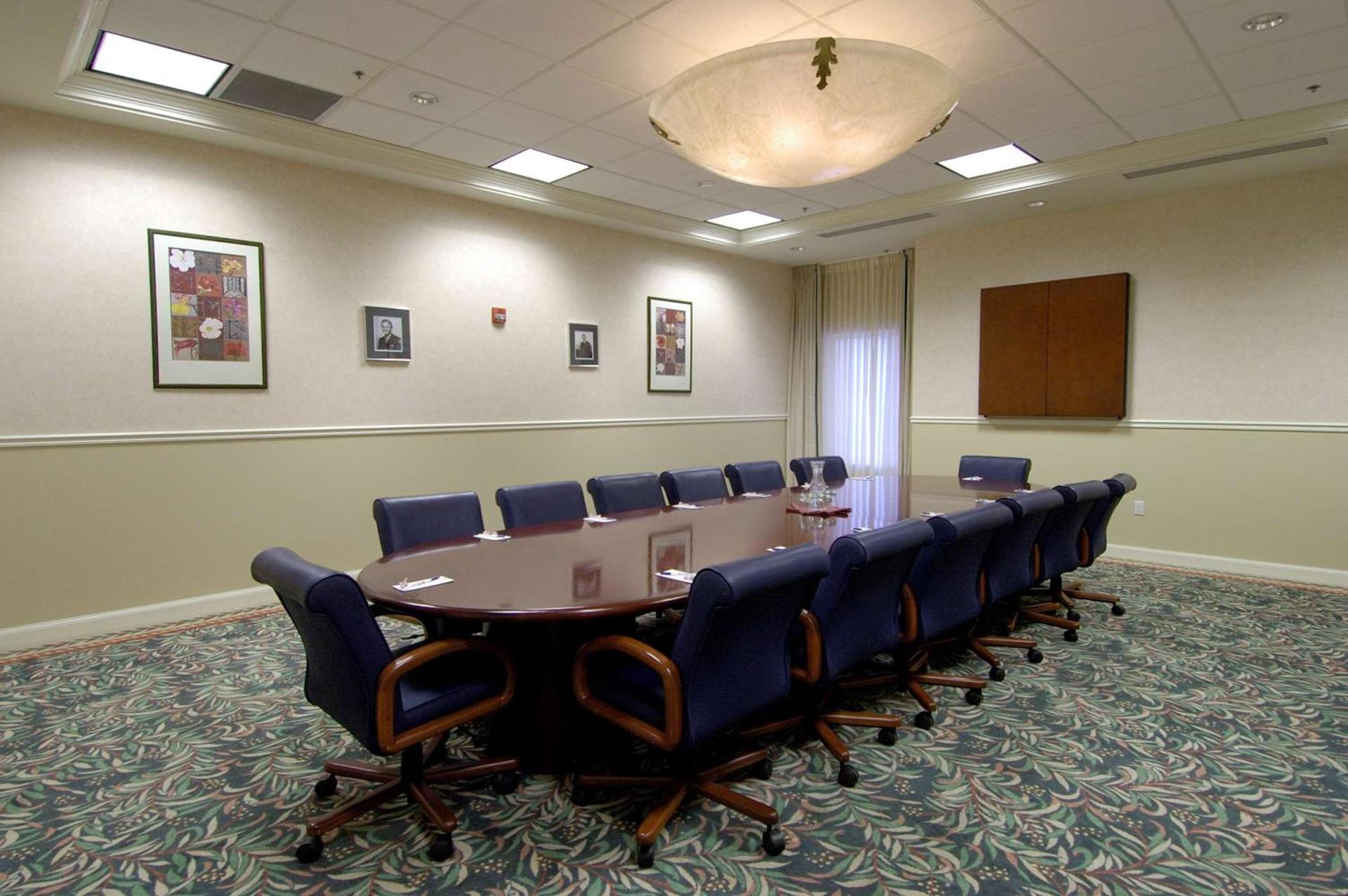 Hilton Garden Inn Grand Forks-Und photo 36