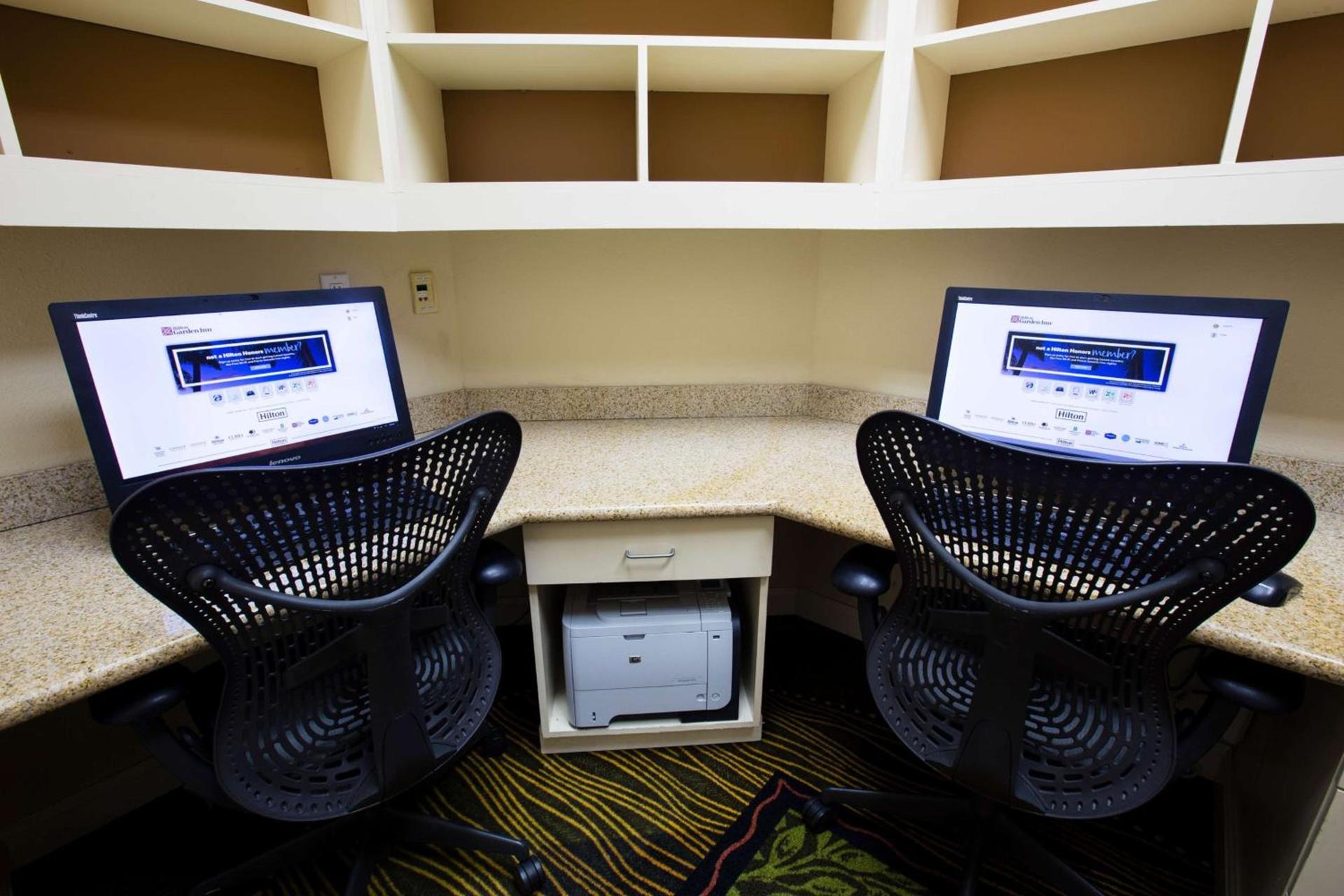 Hilton Garden Inn Grand Forks-Und photo 41