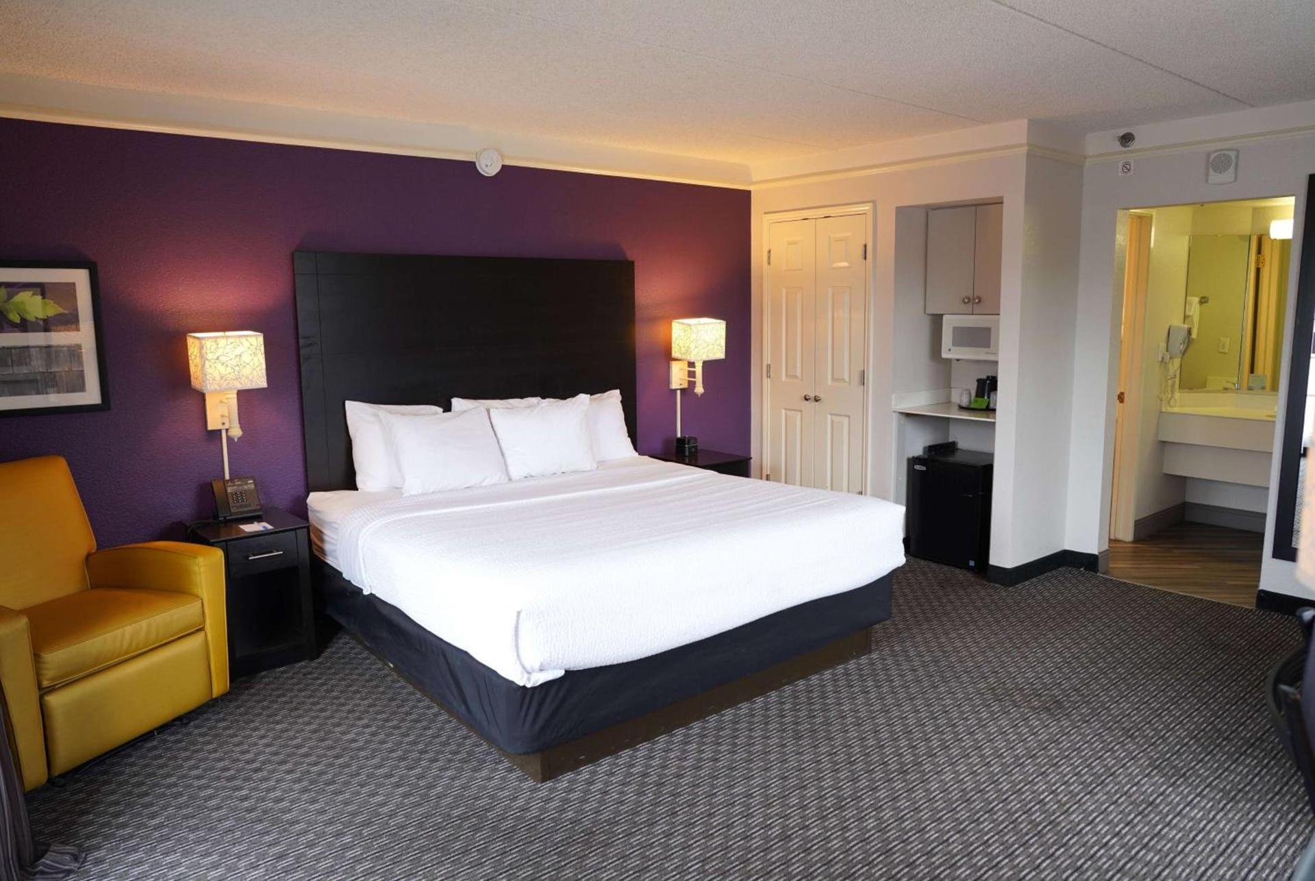 La Quinta Inn by Wyndham Fresno Yosemite photo 40