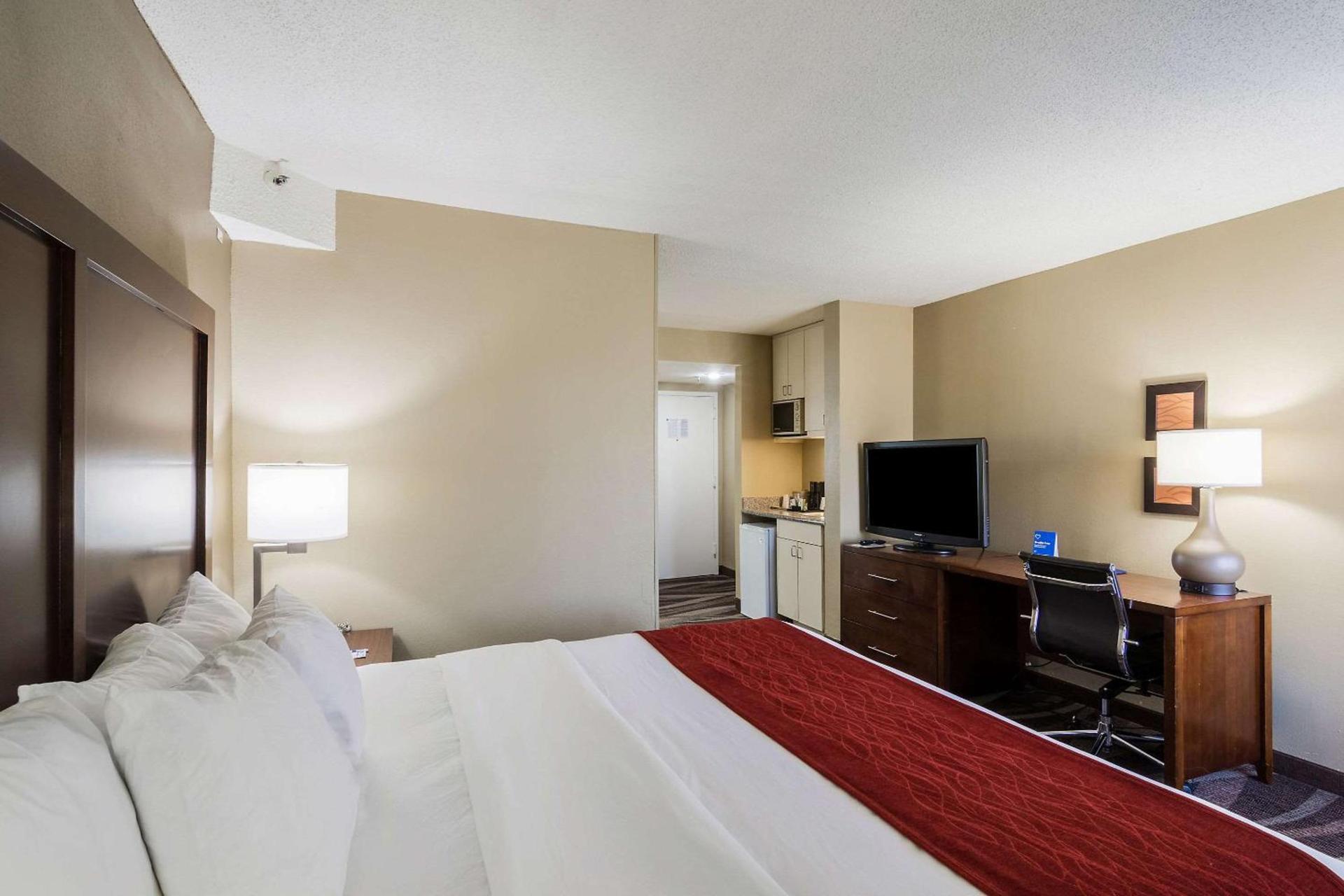 Comfort Inn Pensacola - University Area photo 10