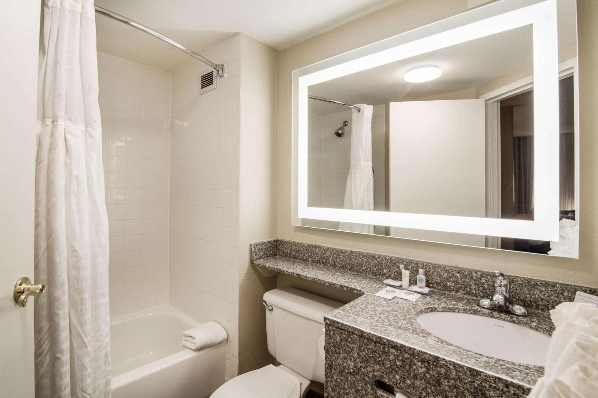 Comfort Inn Pensacola - University Area photo 17