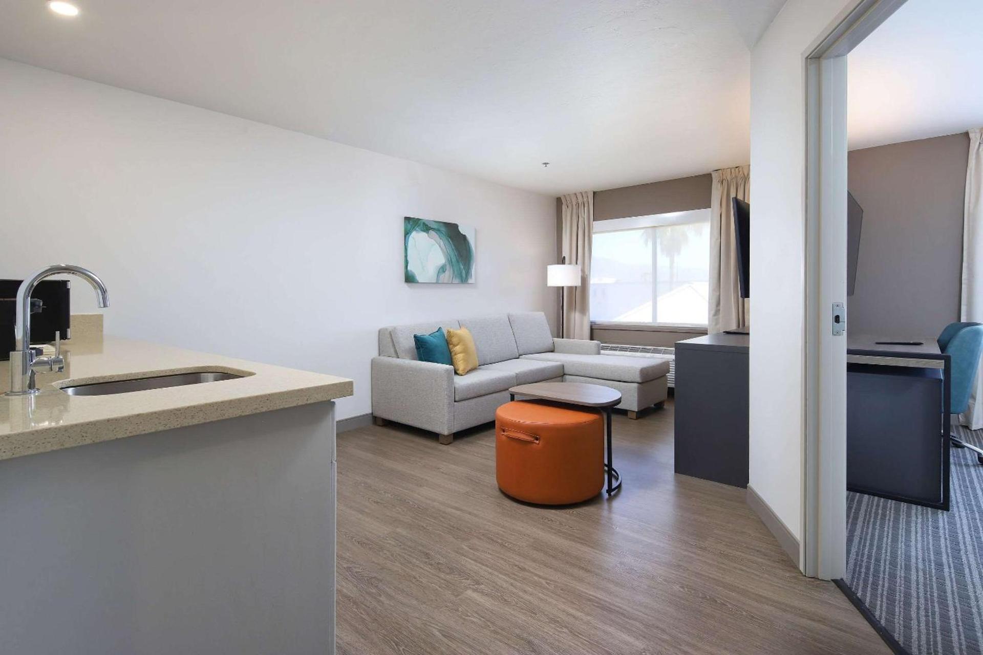 Comfort Suites at Tucson Mall photo 14