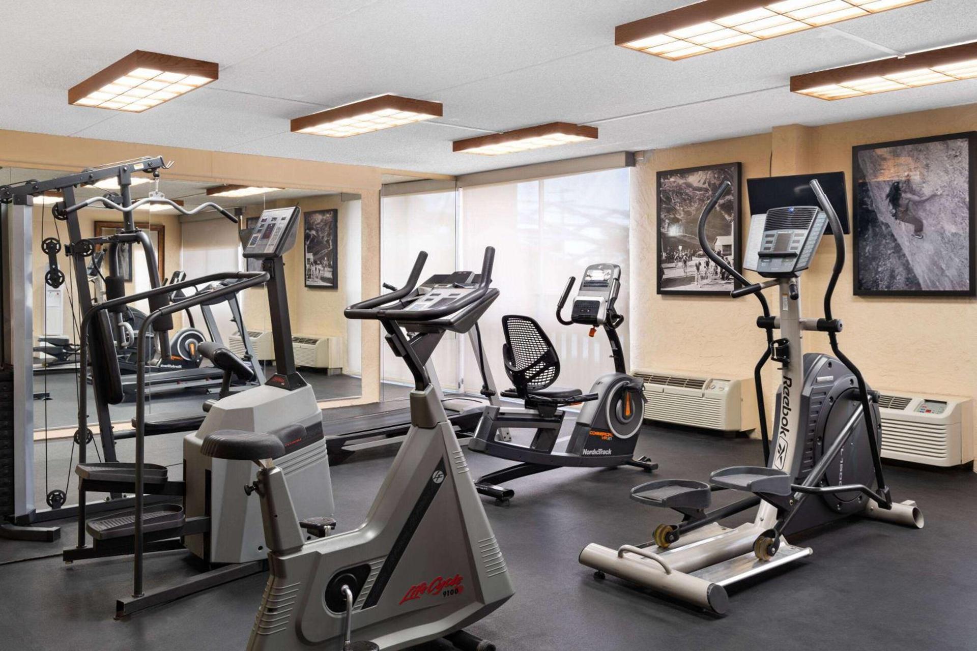 Ramada by Wyndham Tucson photo 10