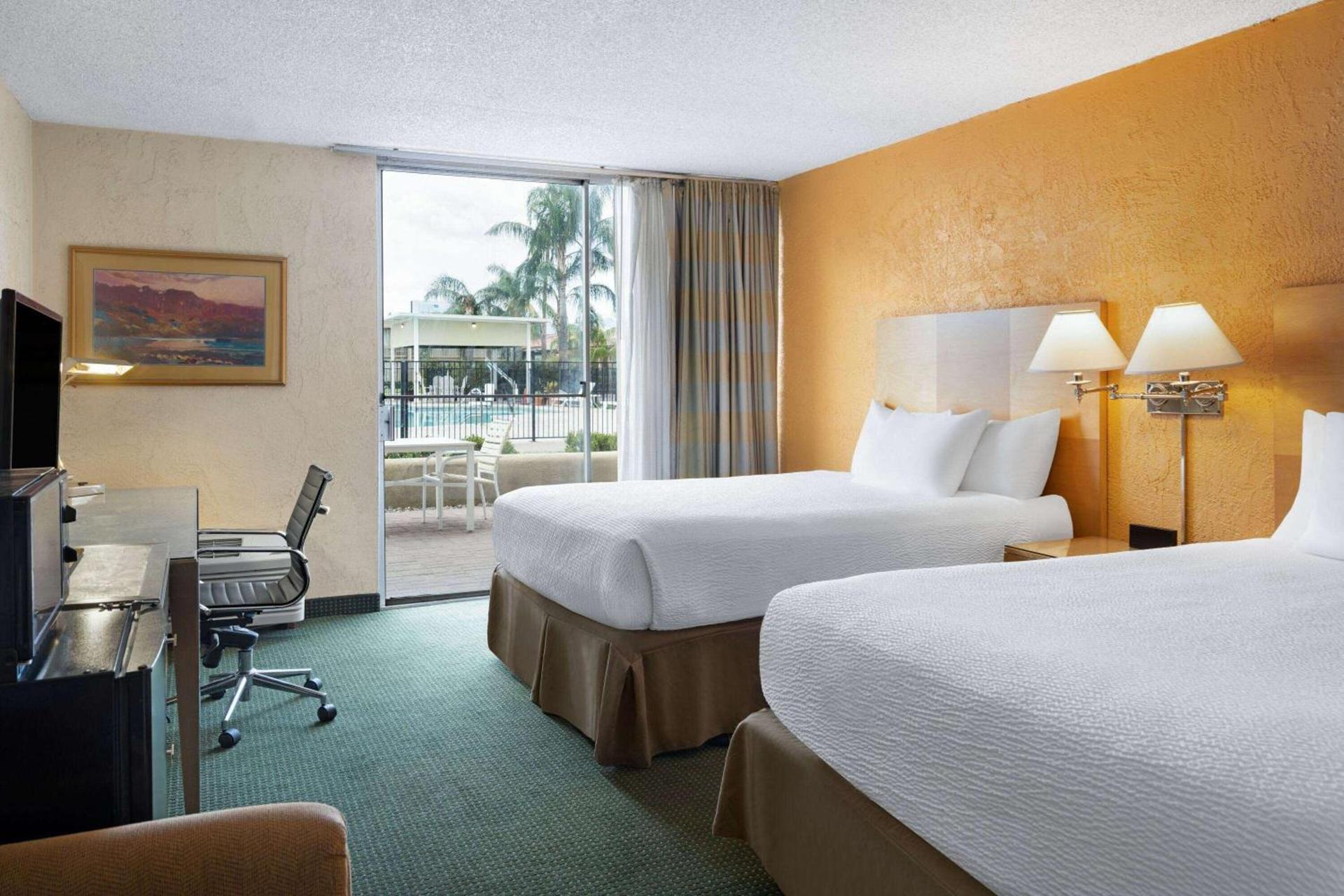 Ramada by Wyndham Tucson photo 17