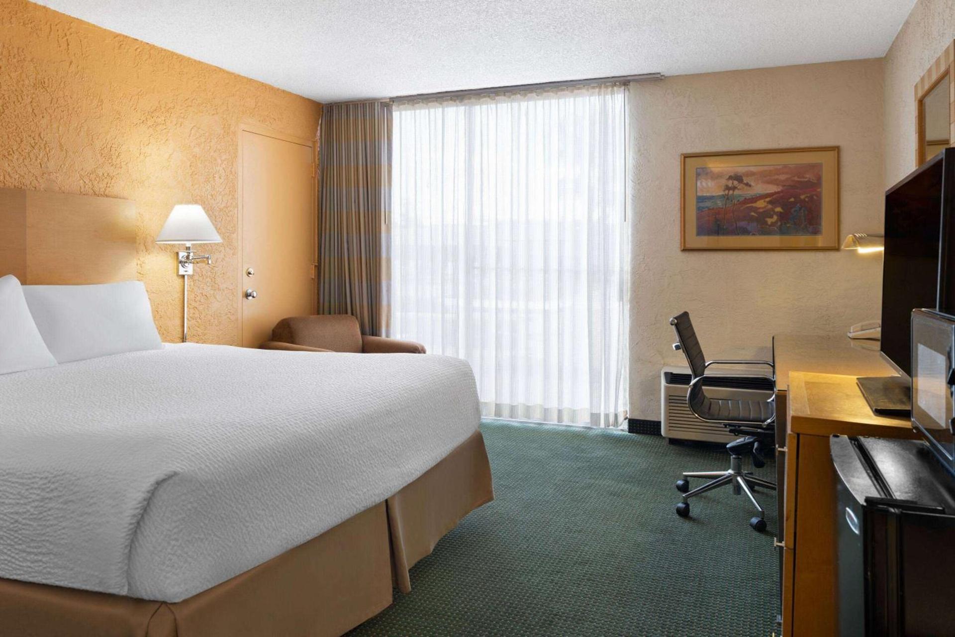Ramada by Wyndham Tucson photo 21