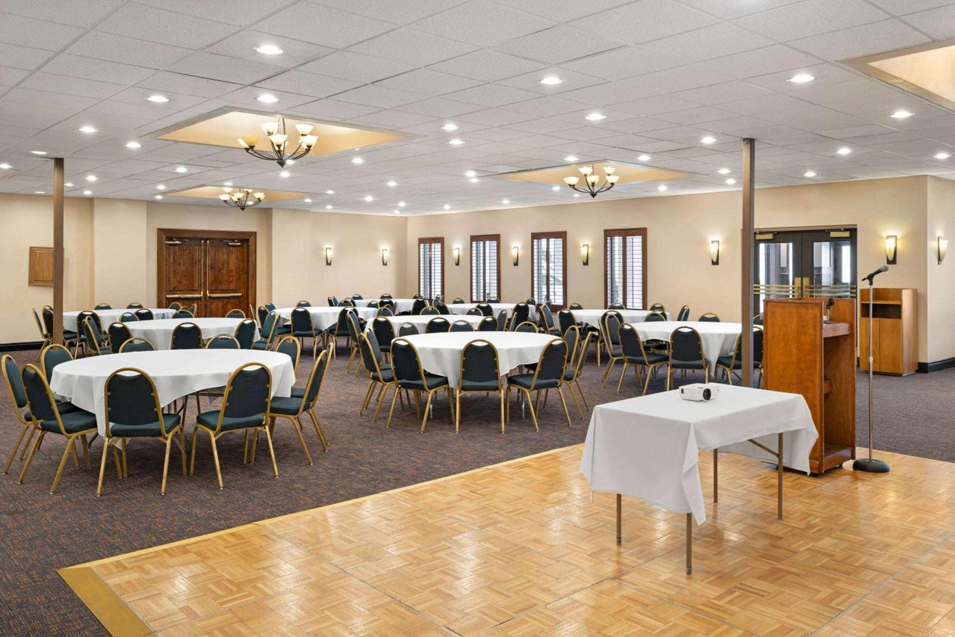 Ramada by Wyndham Tucson photo 38
