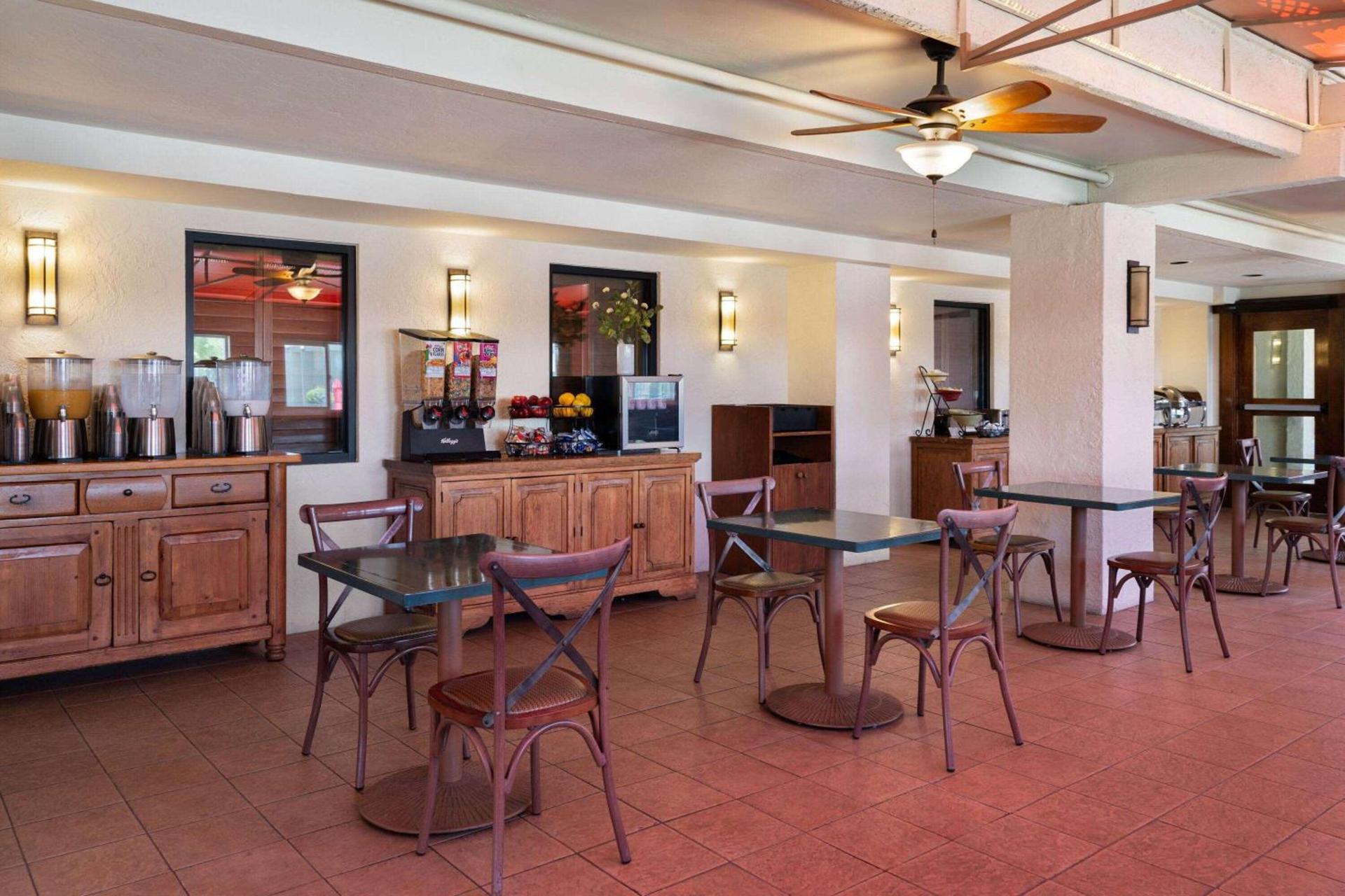 Ramada by Wyndham Tucson photo 40