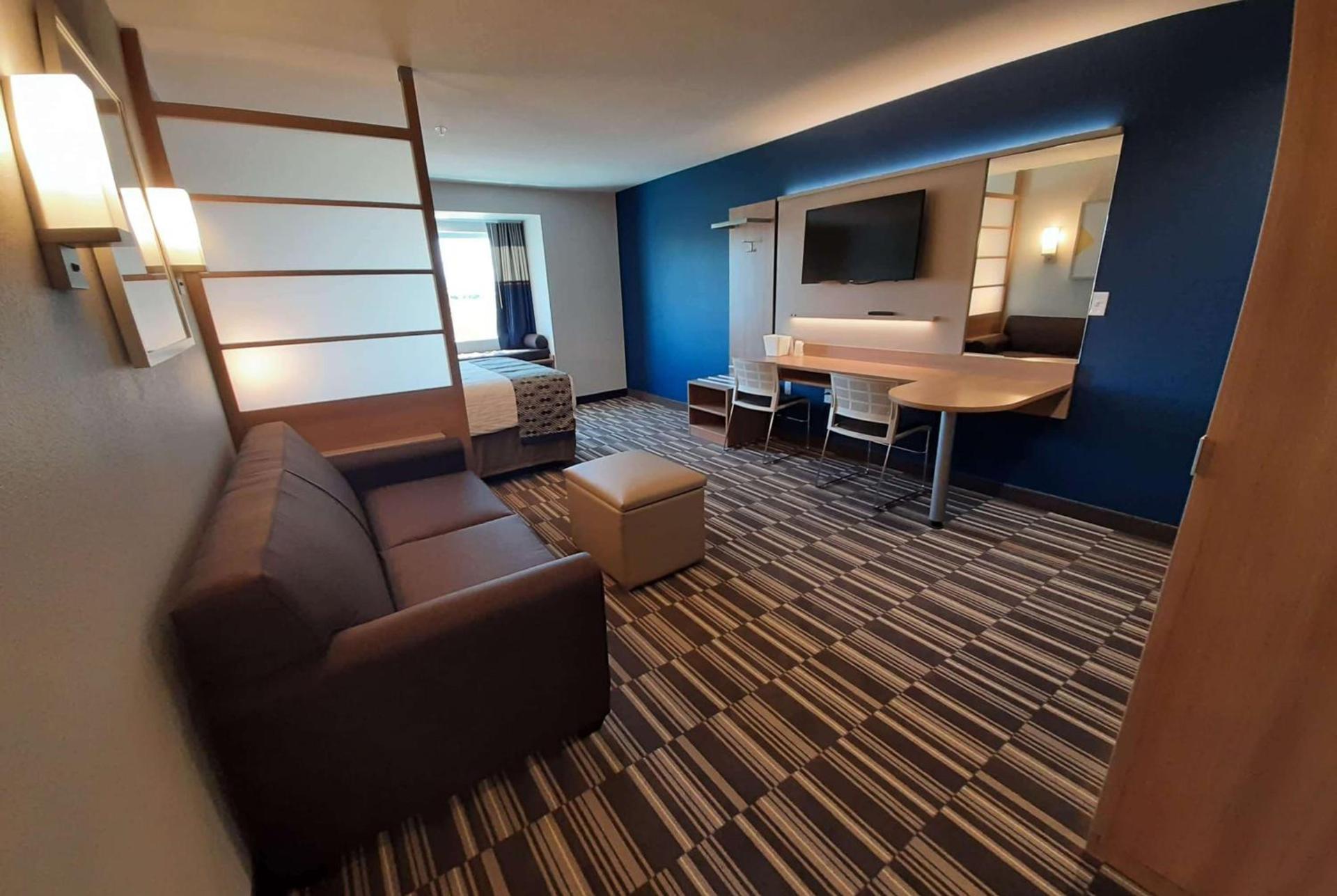 Microtel Inn & Suites by Wyndham Loveland photo 34