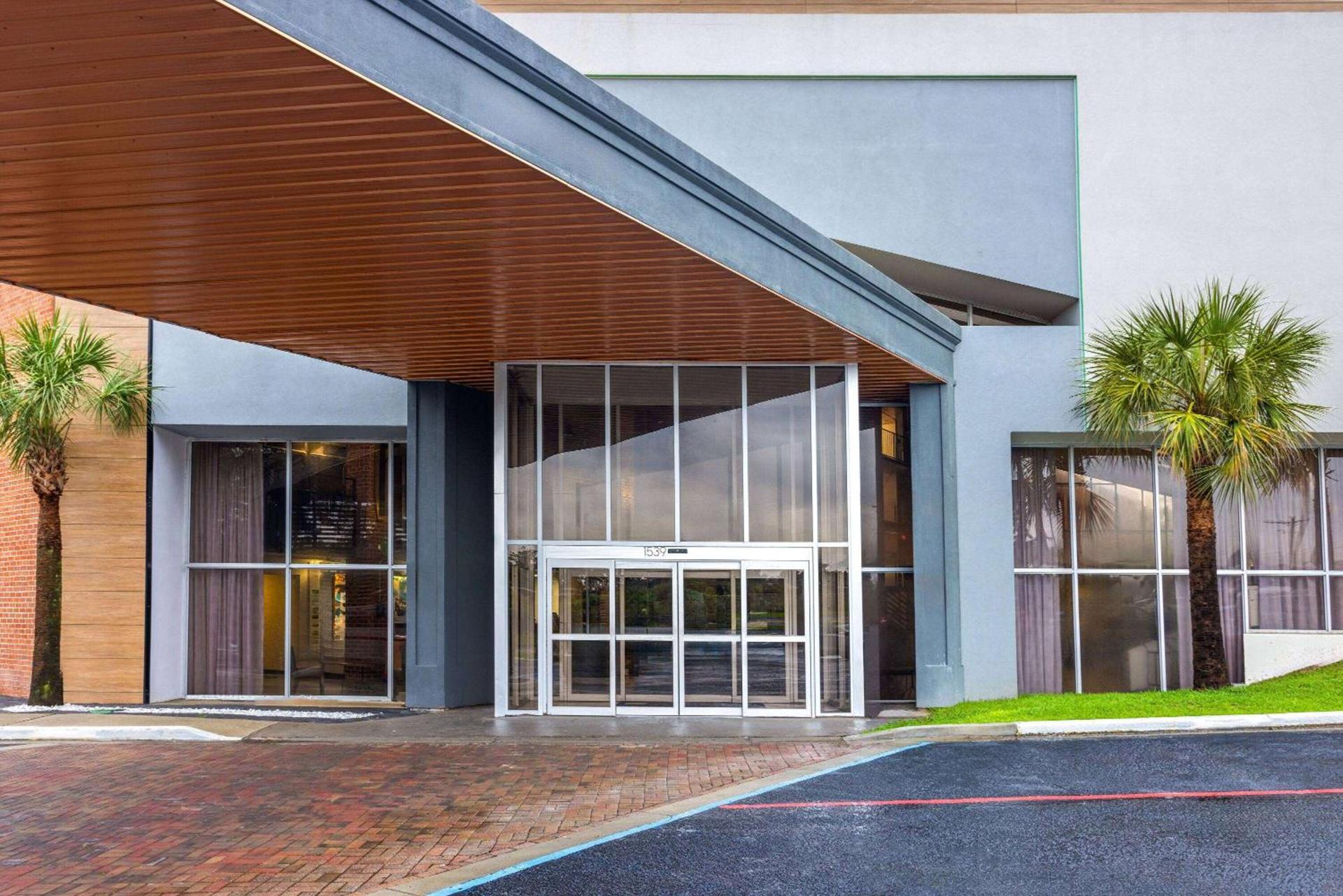 Hawthorn Extended Stay by Wyndham Columbia-Ft Jackson photo 3