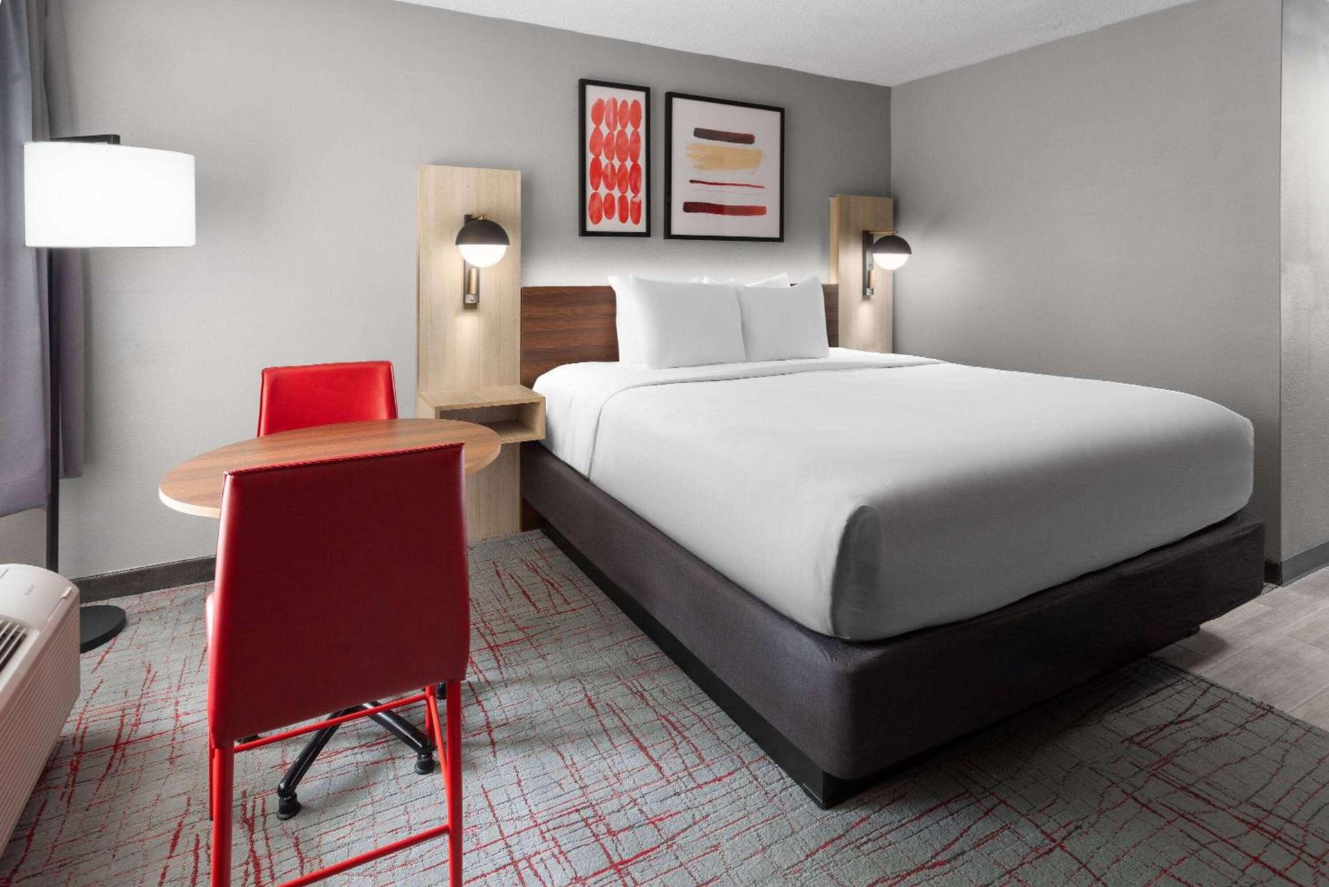 Hawthorn Extended Stay by Wyndham Columbia-Ft Jackson photo 7