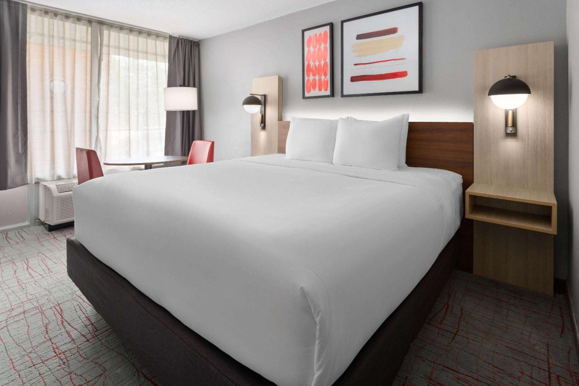 Hawthorn Extended Stay by Wyndham Columbia-Ft Jackson photo 8