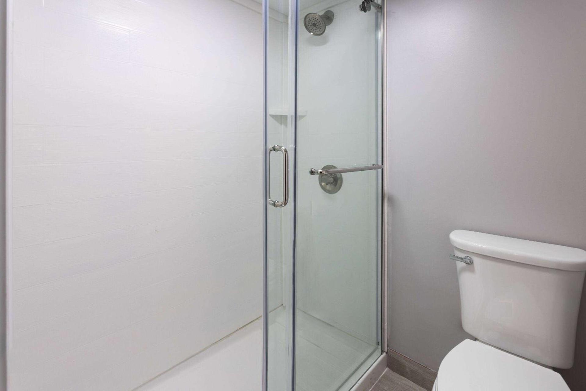 Hawthorn Extended Stay by Wyndham Columbia-Ft Jackson photo 26