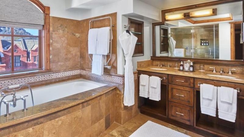 Luxury 2 Bedroom Residence At The St Regis Residence Club In Downtown Aspen photo 25