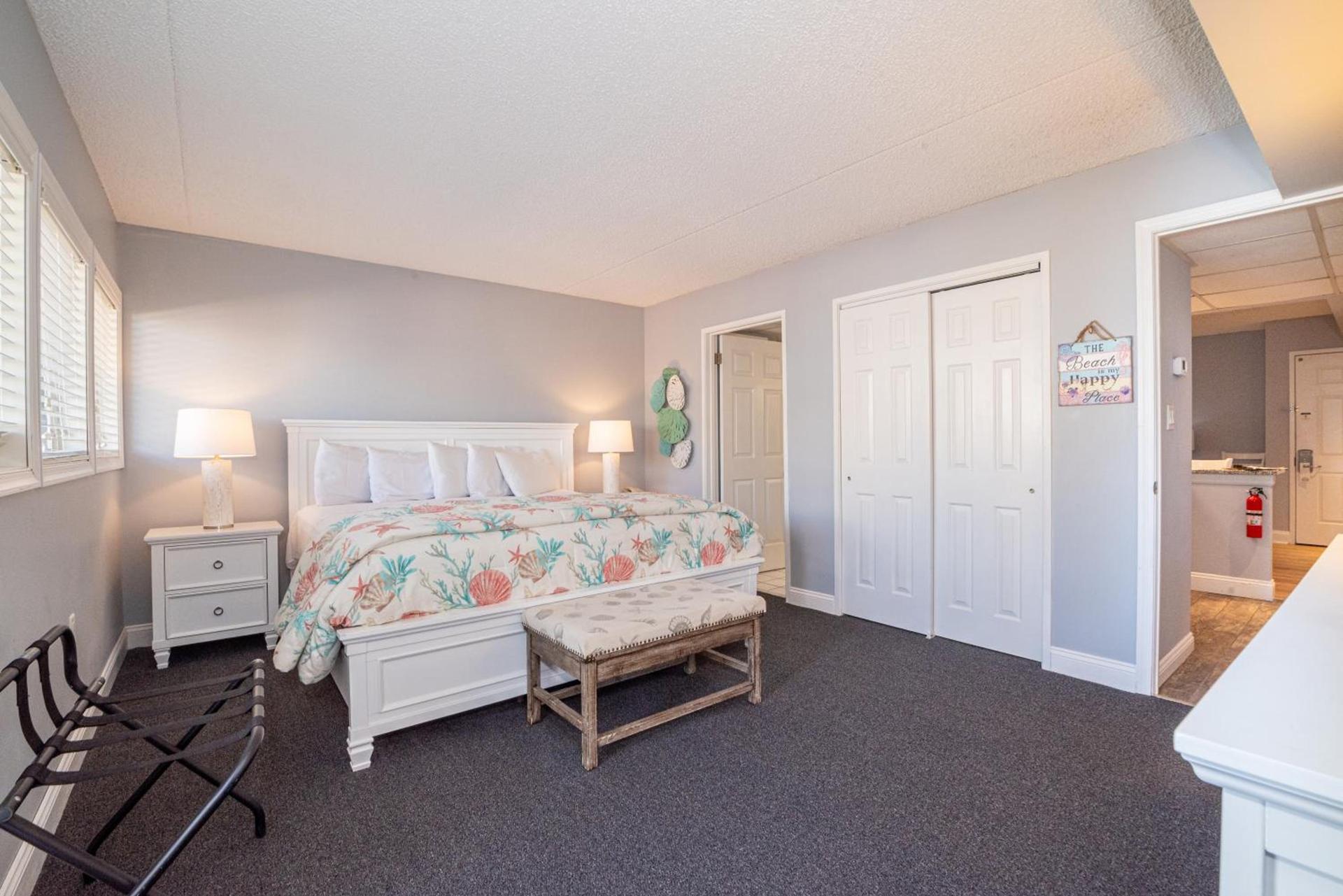Biscayne Suites photo 26