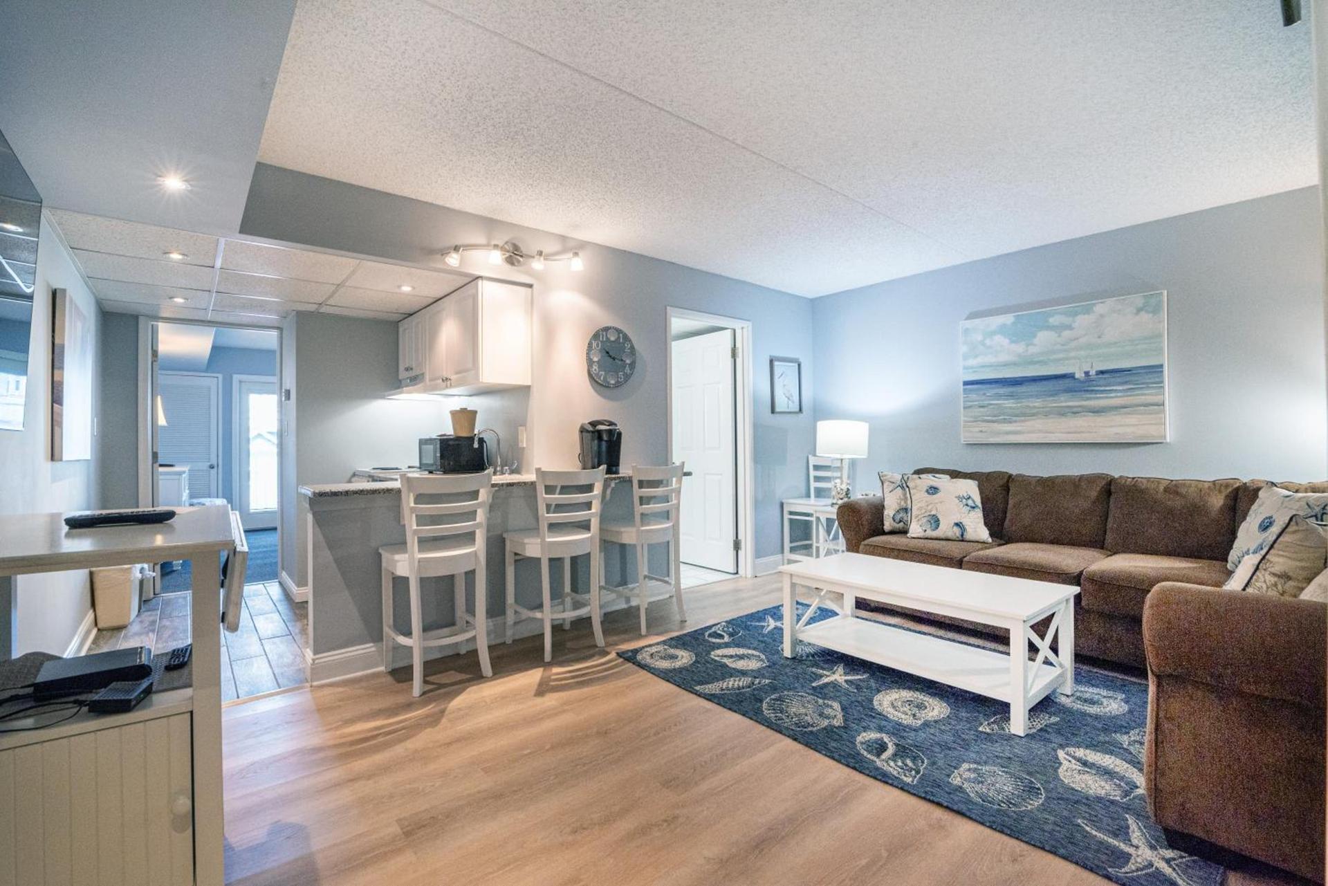 Biscayne Suites photo 29
