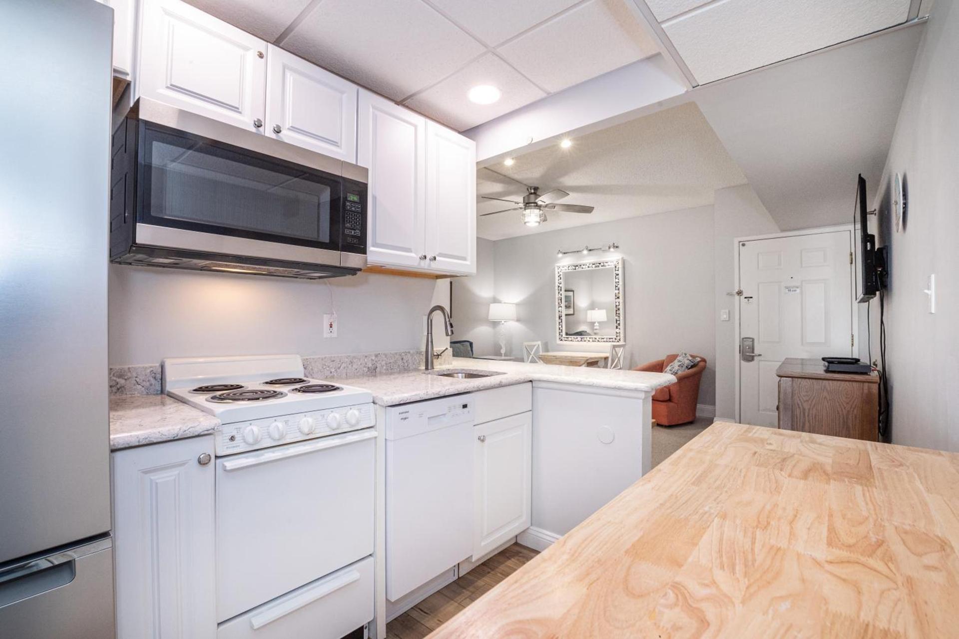 Biscayne Suites photo 38