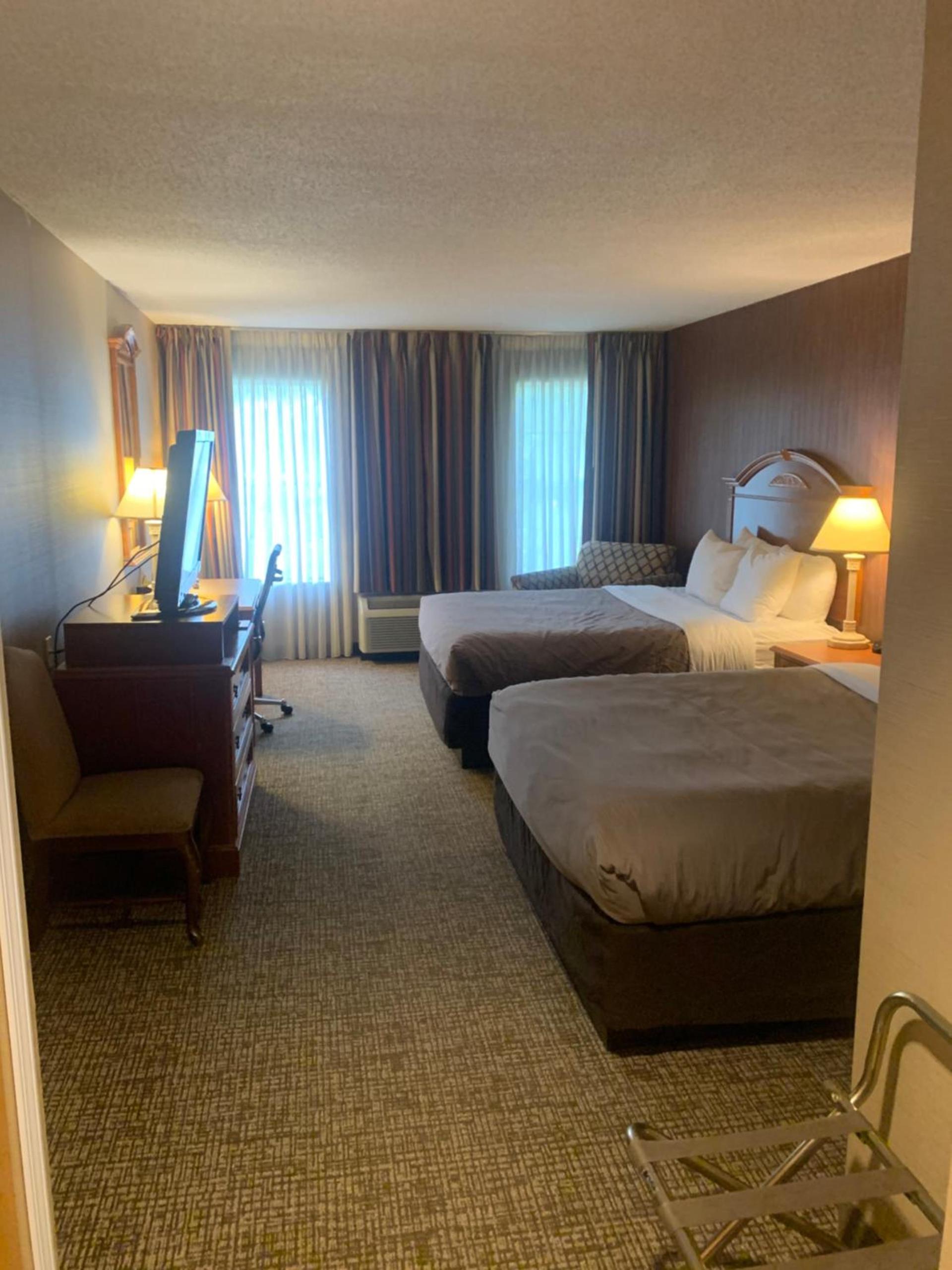 Hampton Inn Chelsea, Mi photo 43