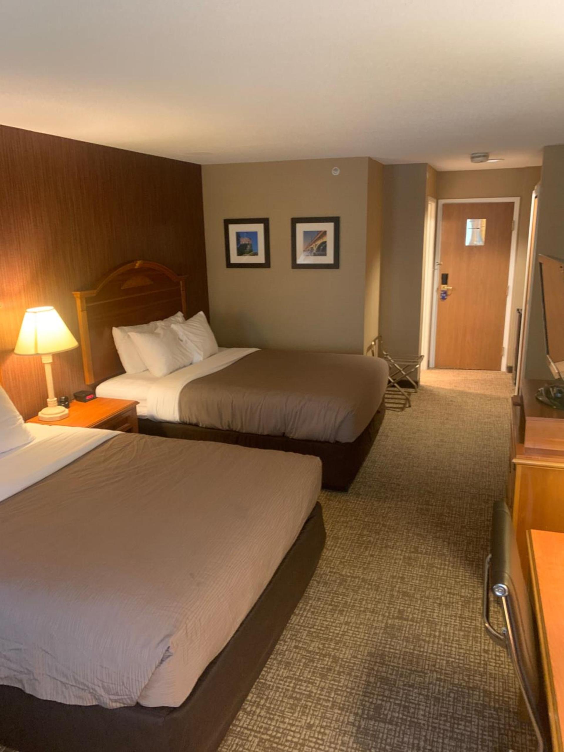 Hampton Inn Chelsea, Mi photo 42