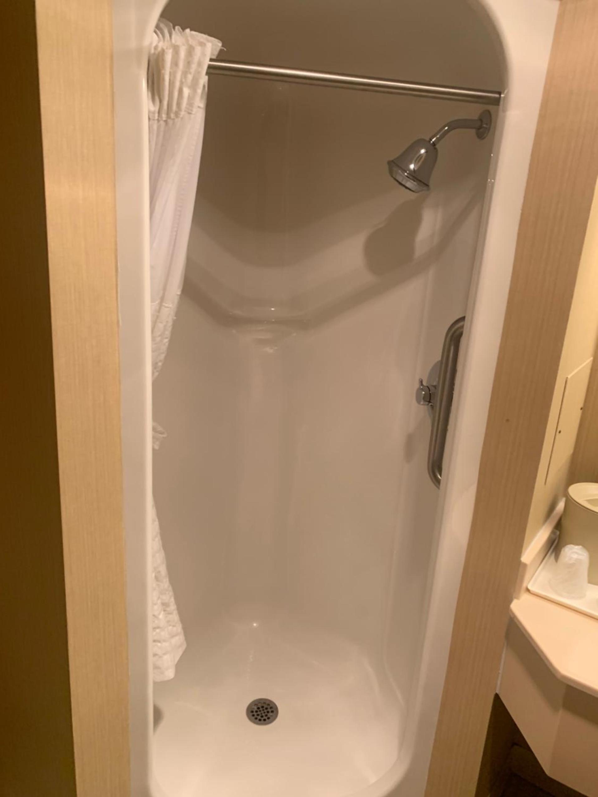 Hampton Inn Chelsea, Mi photo 49