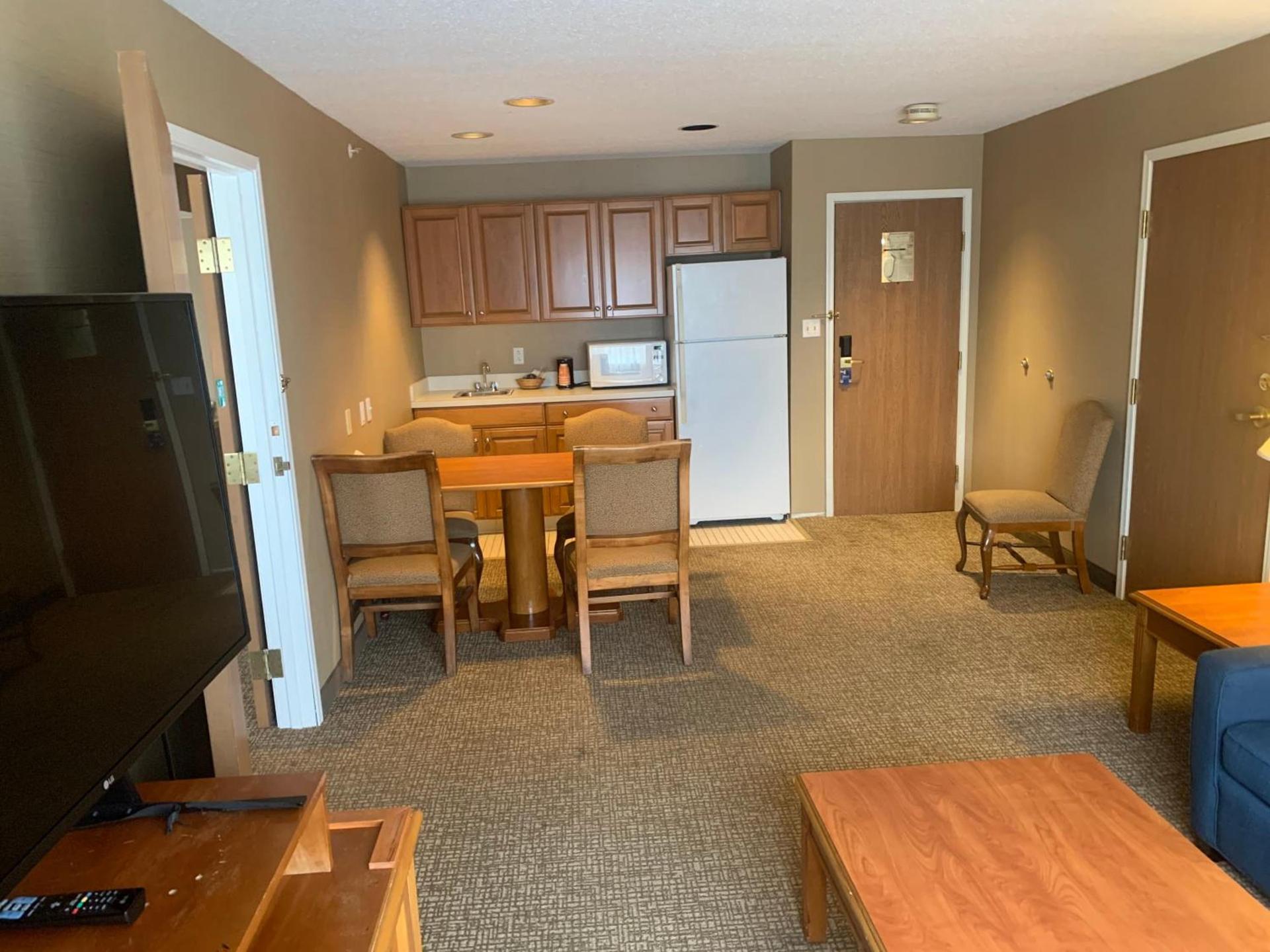 Hampton Inn Chelsea, Mi photo 50