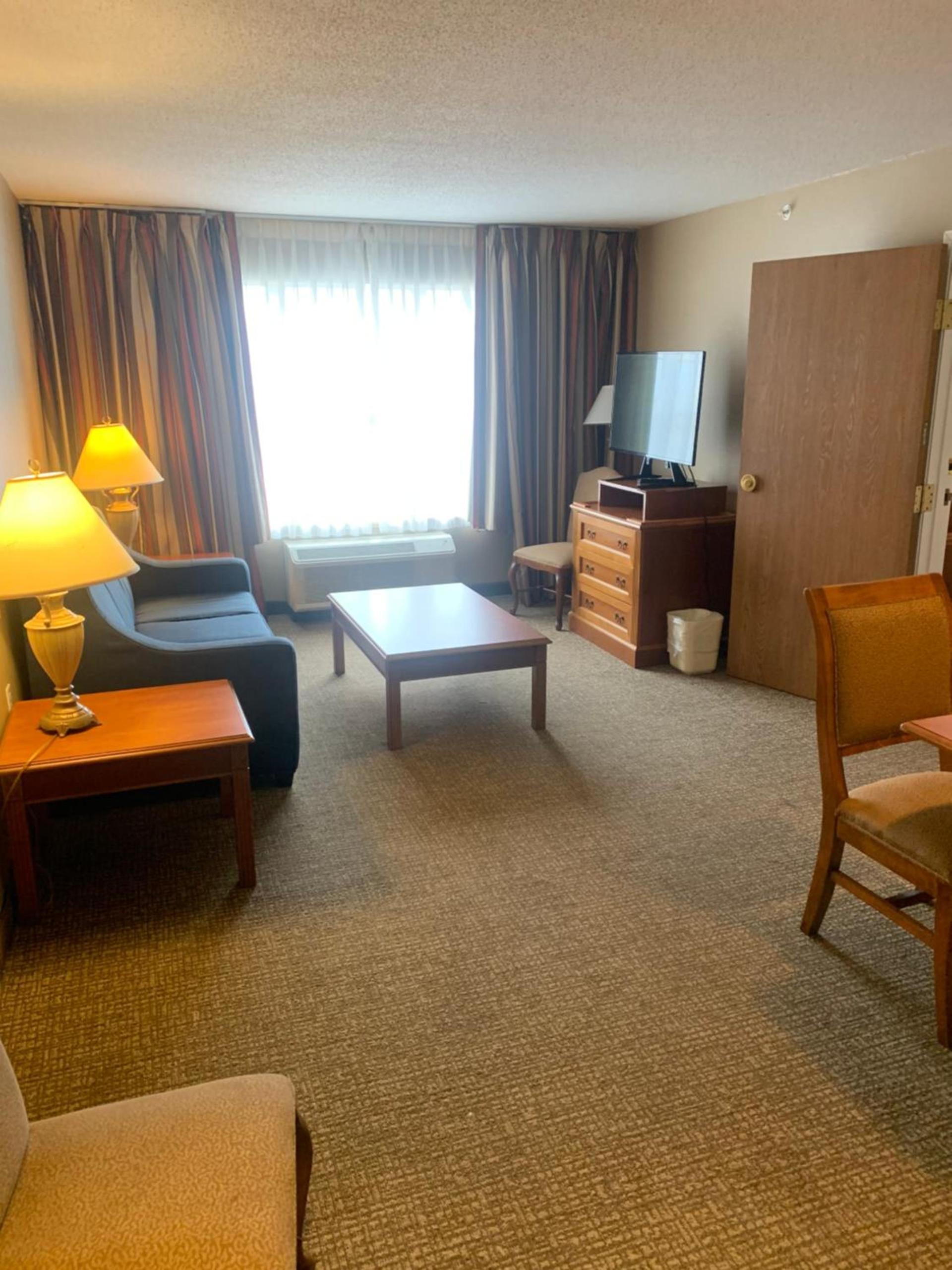 Hampton Inn Chelsea, Mi photo 48
