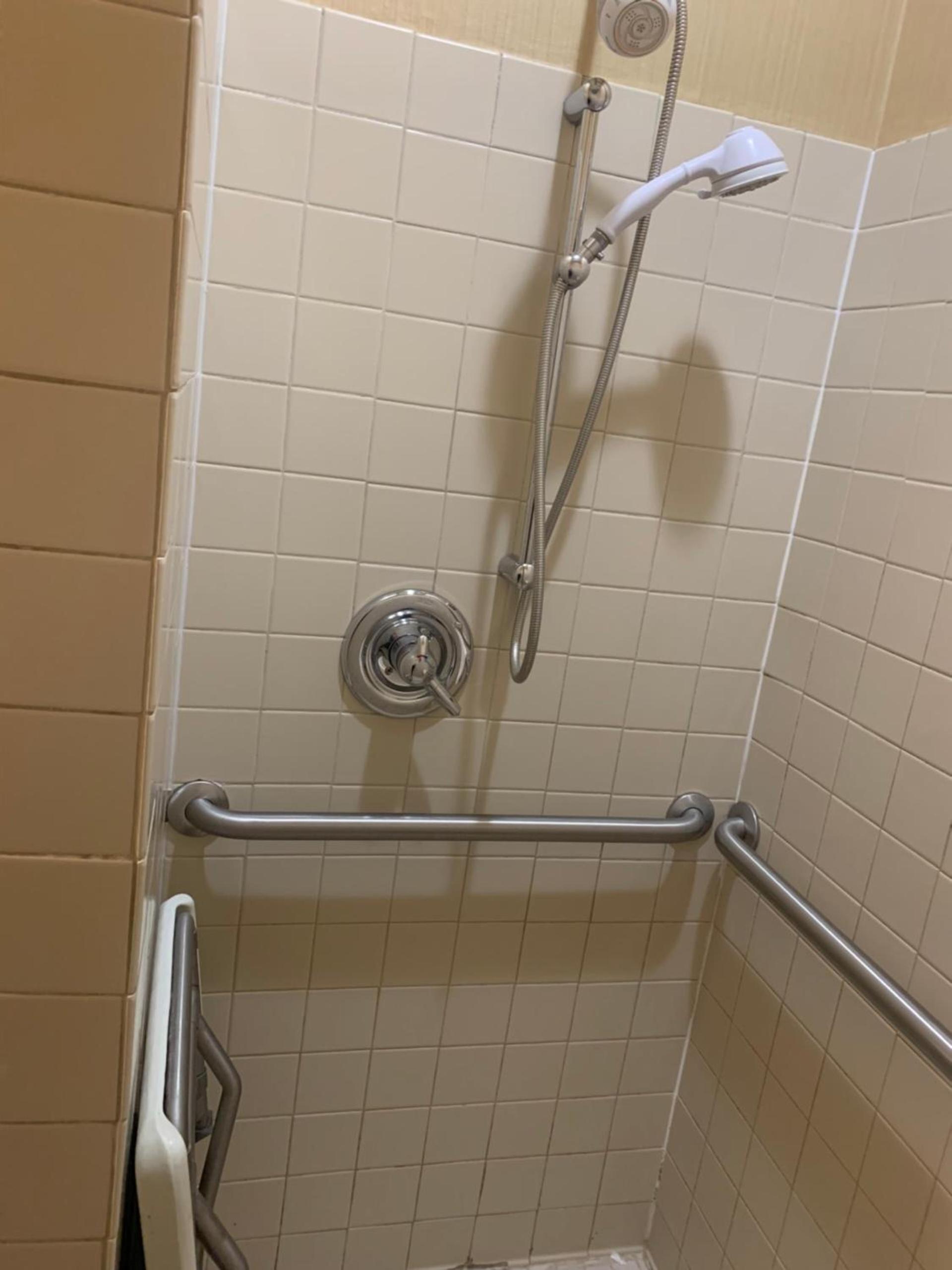 Hampton Inn Chelsea, Mi photo 59