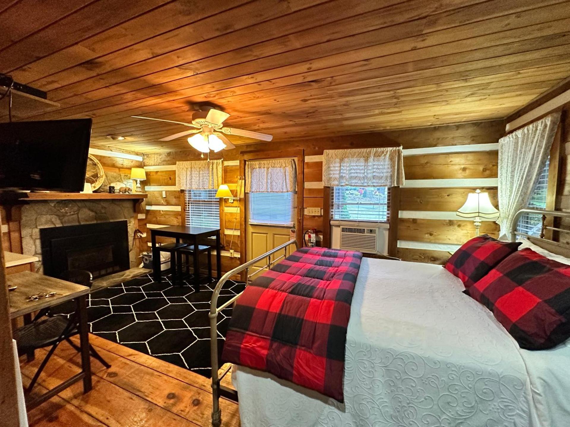 Mountainaire Inn and Log Cabins photo 50