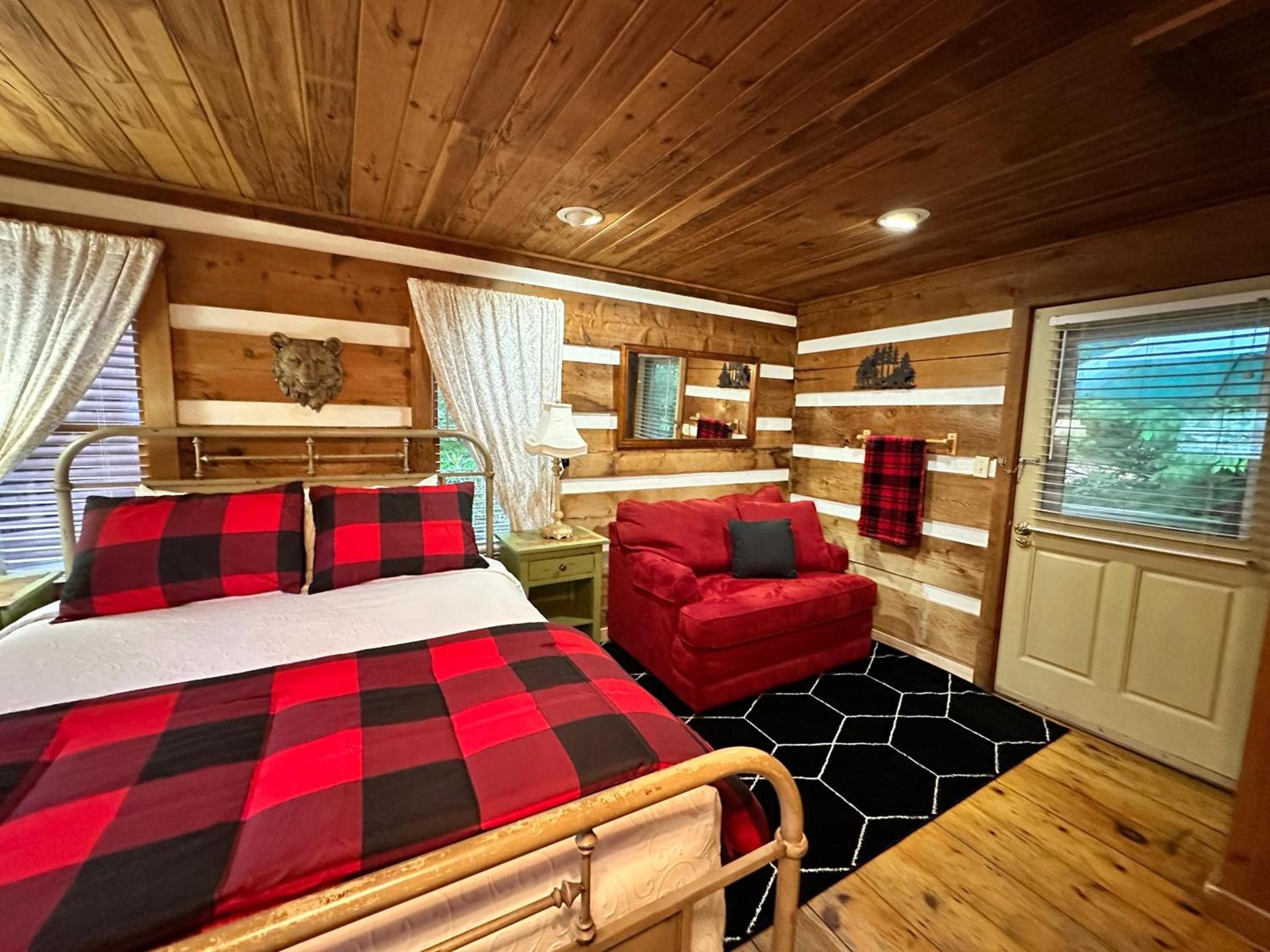 Mountainaire Inn and Log Cabins photo 48