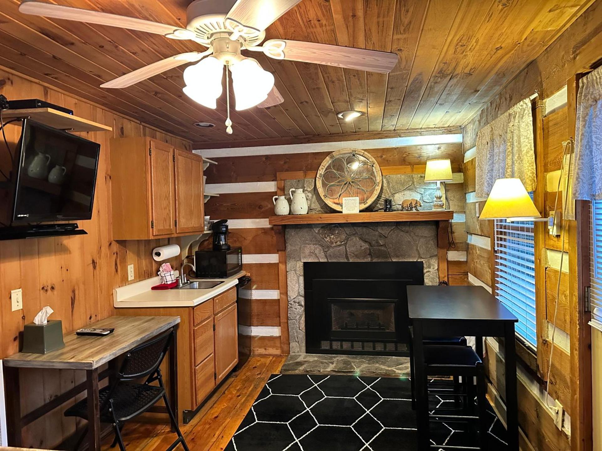Mountainaire Inn and Log Cabins photo 47