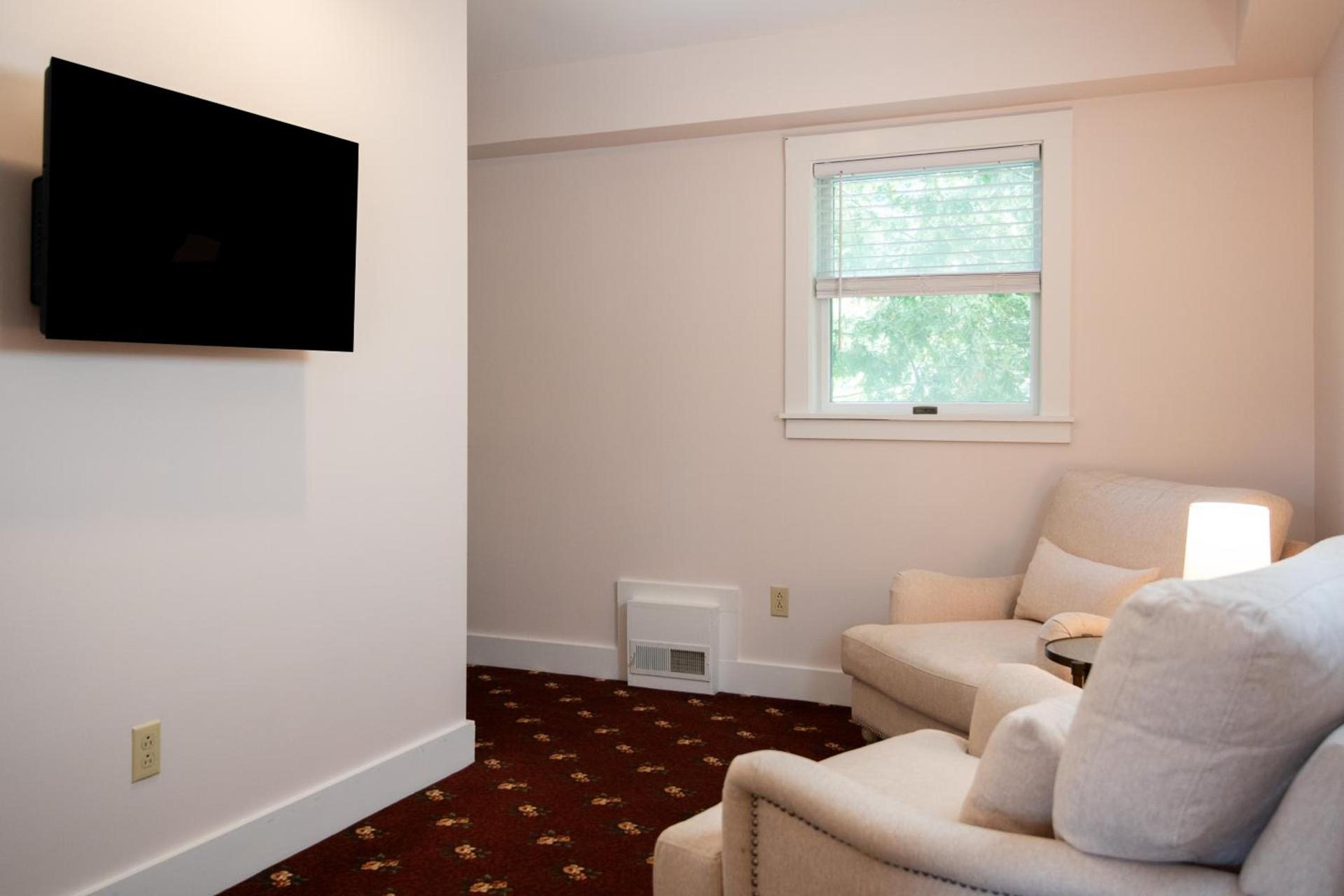 Bar Harbor Manor photo 78