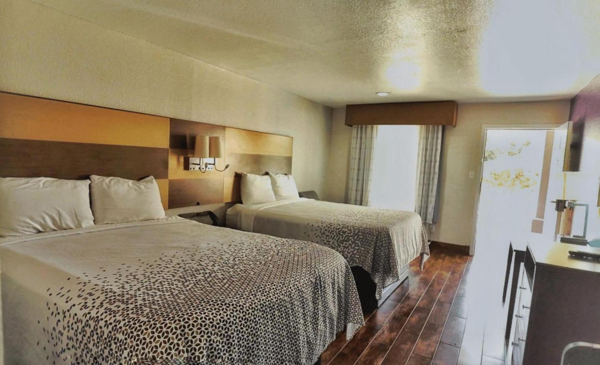 Scottish Inns & Suites Shenandoah Woodlands Mall photo 11