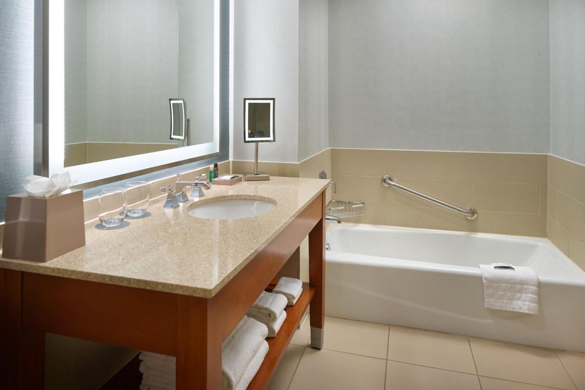 The Westin Memphis Beale Street photo 9